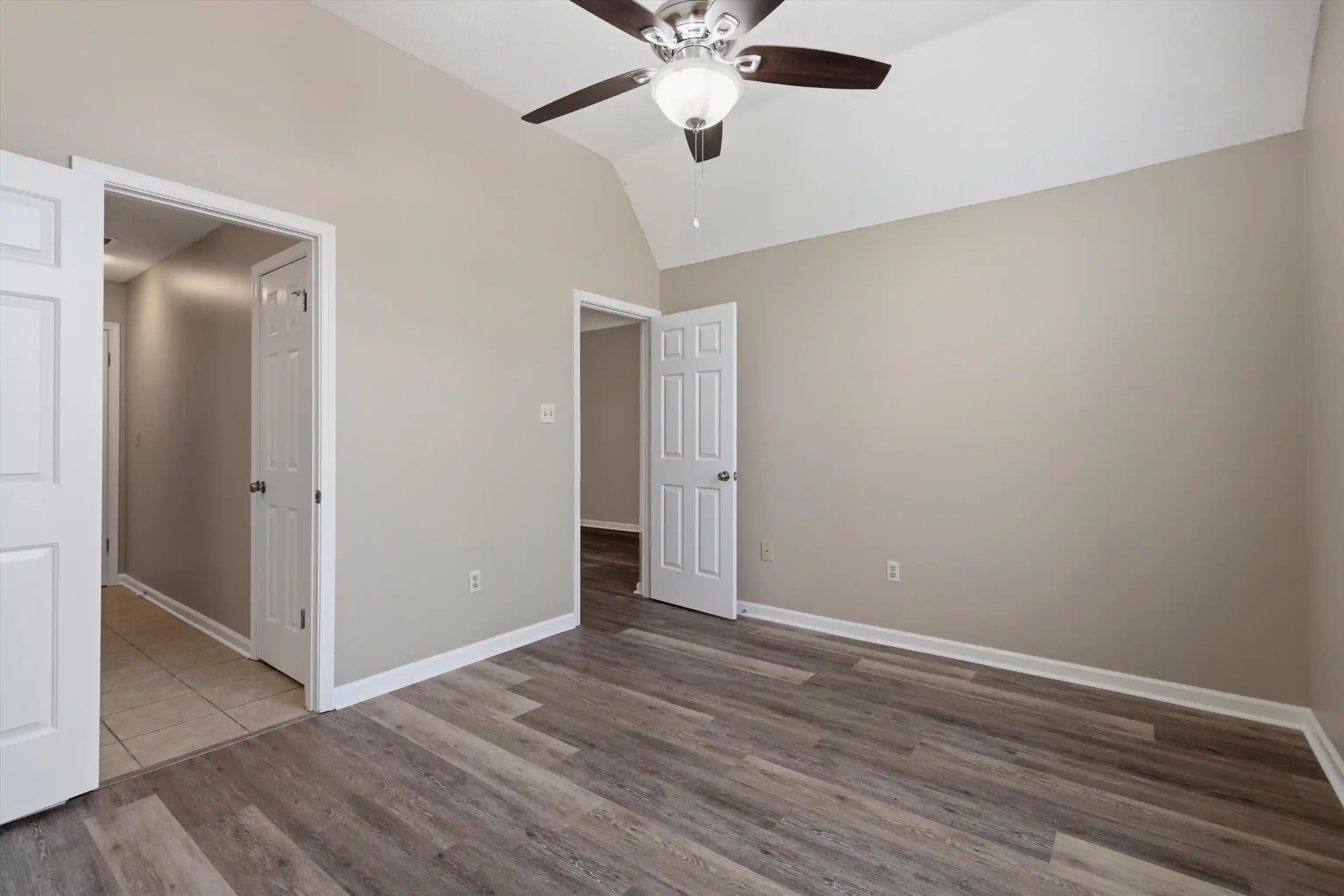 Photo 3 of Townhouse for sale at 7750 Shadowland Dr, Memphis, TN 38125 | MLS# 10224909 | Listing updated on 2026-08-11