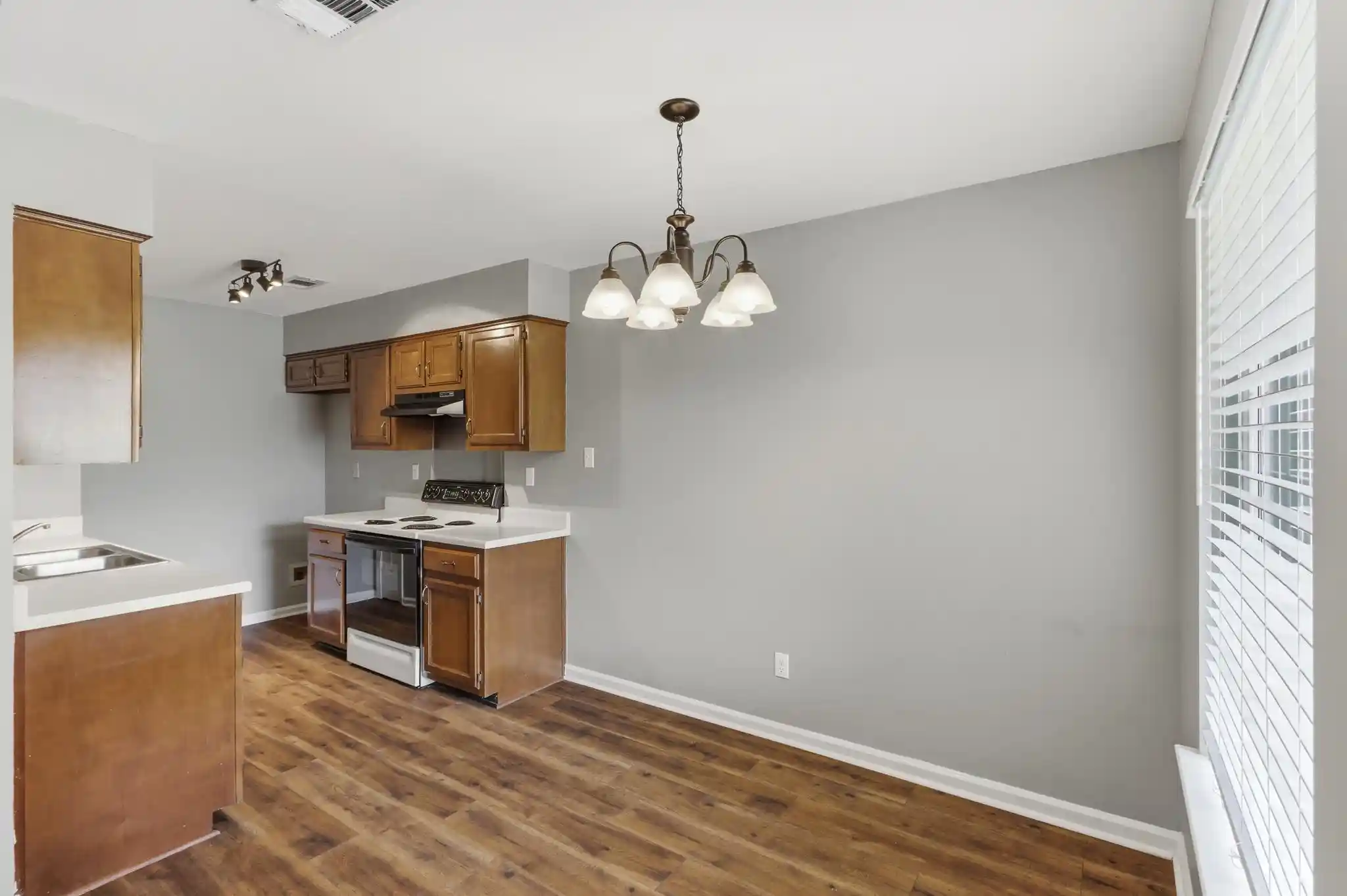 4th image of 6608 Sungate Dr, Bartlett, TN 38135 | MLS# 10224923