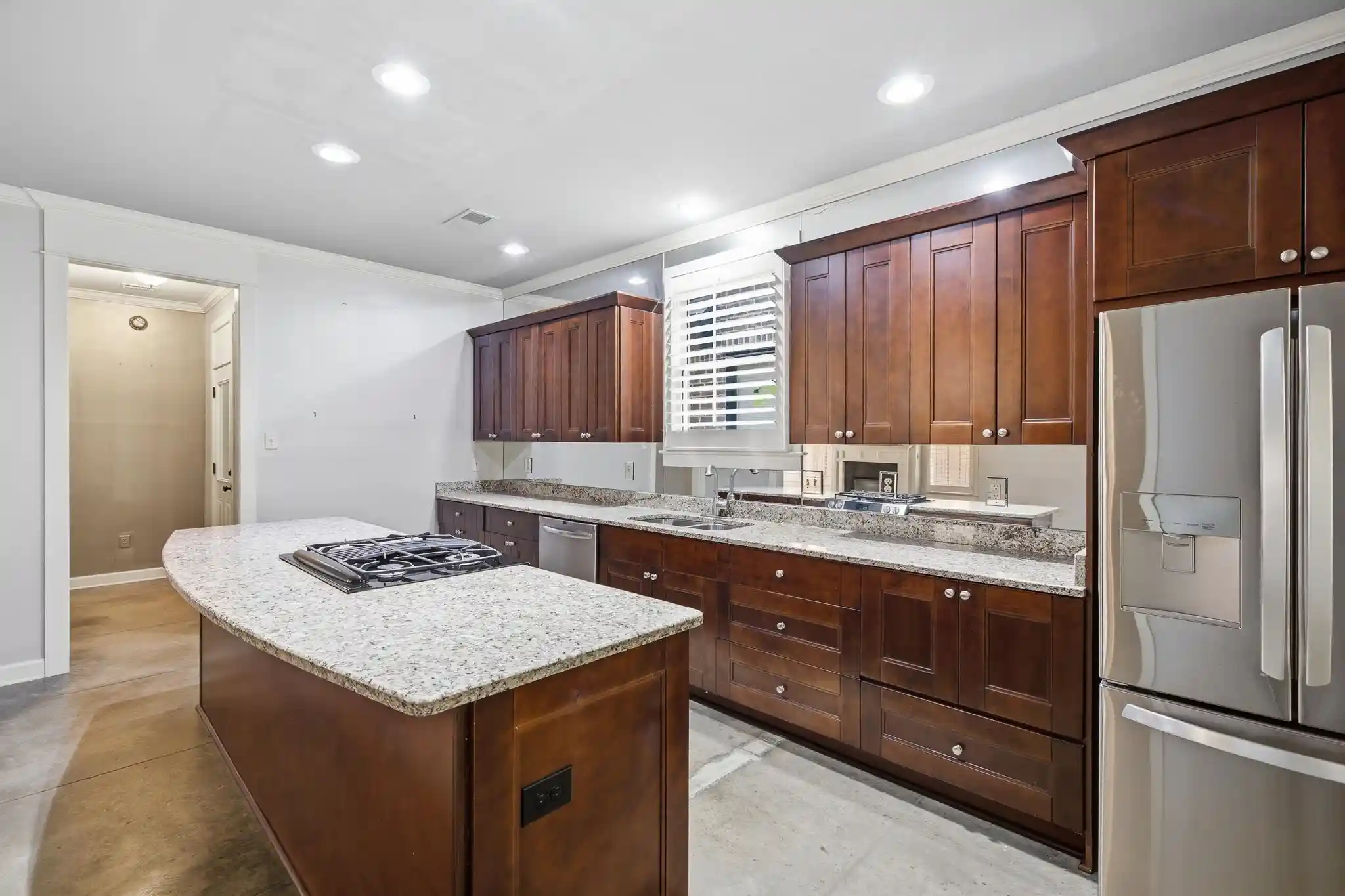 Photo 2 of Single family home for sale at 1999 Elzey Ave, Memphis, TN 38104 | MLS# 10224925 | Listing updated on 2026-08-17