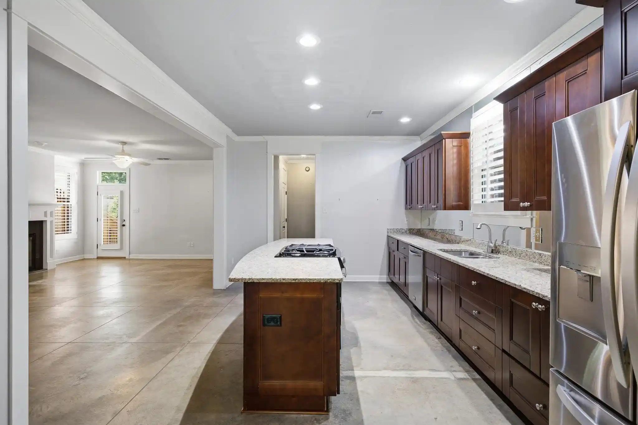 Photo 2 of Single family home for sale at 1999 Elzey Ave, Memphis, TN 38104 | MLS# 10224925 | Listing updated on 2026-08-17