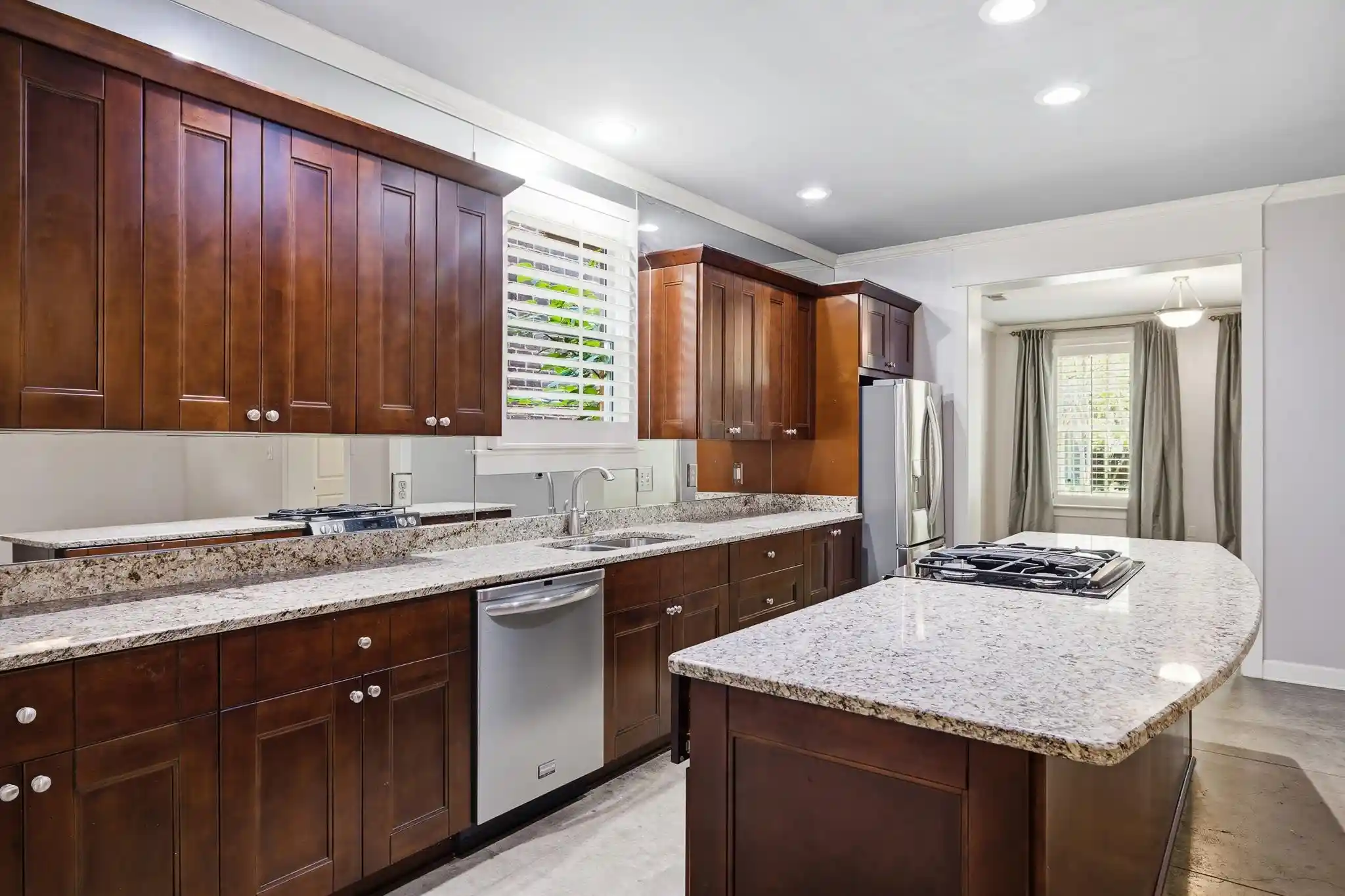 Photo 4 of Single family home for sale at 1999 Elzey Ave, Memphis, TN 38104 | MLS# 10224925 | Listing updated on 2026-08-17