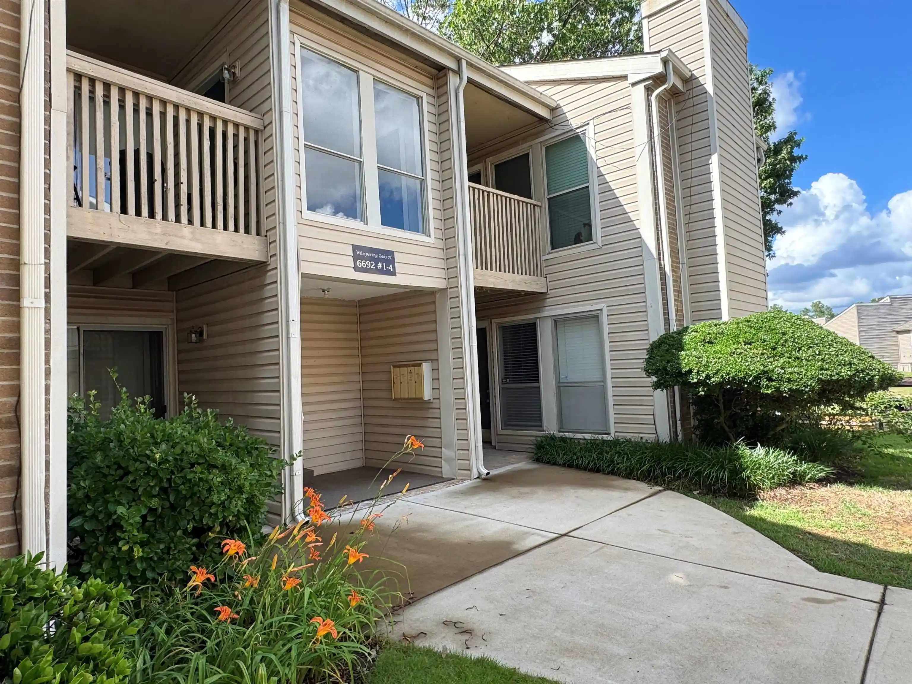 Condo for sale at 6692 Whispering Oak Pl #3, Memphis, TN 38120 | MLS# 10224949