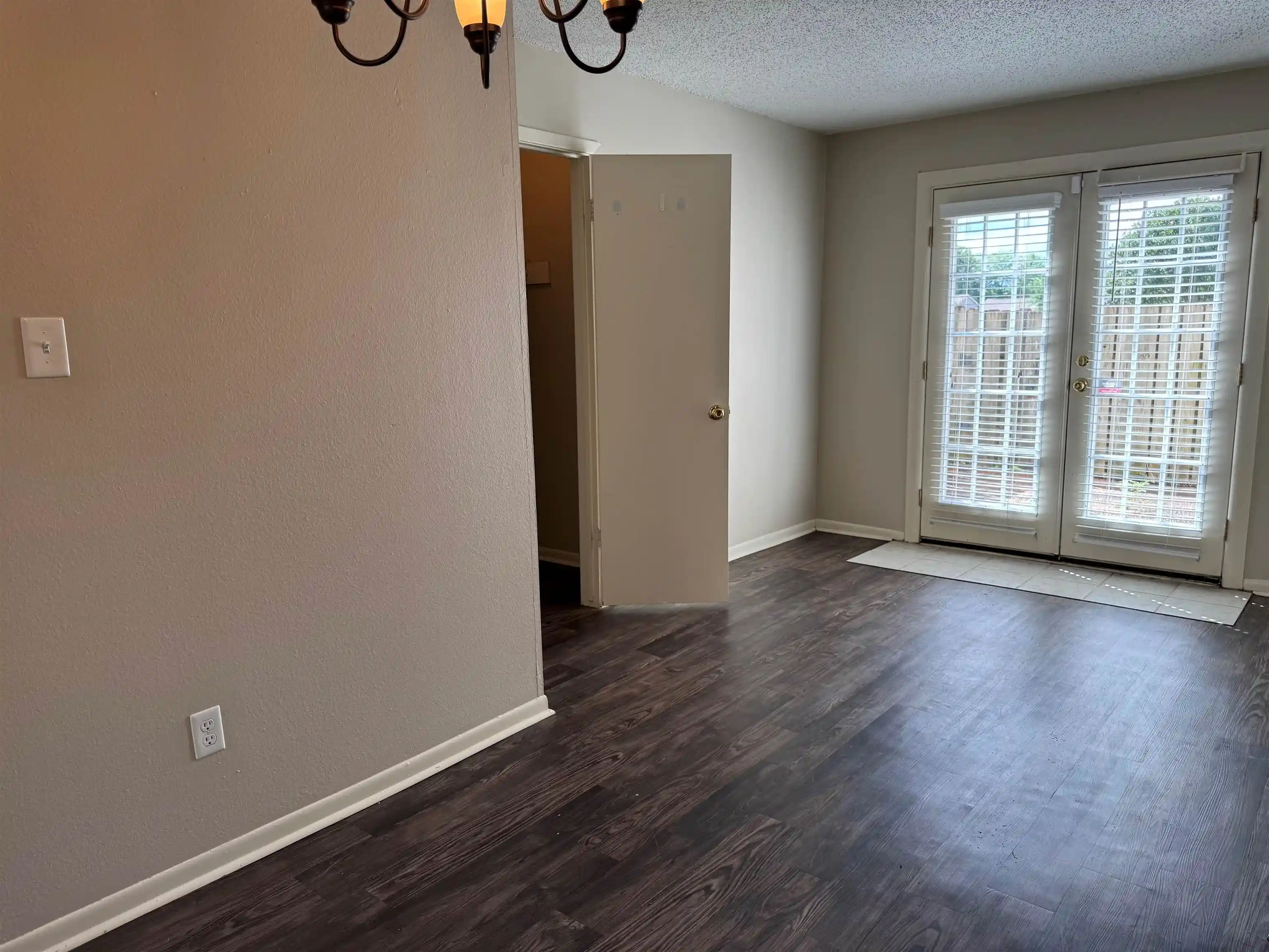 Photo 2 of Condo for sale at 6692 Whispering Oak Pl #3, Memphis, TN 38120 | MLS# 10224949 | Listing updated on 2026-08-19