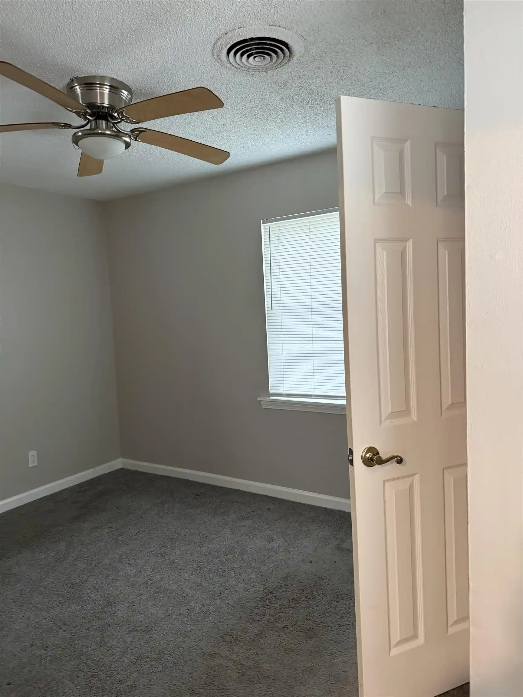Photo 2 of Single family home for sale at 927 N 3rd Street, Memphis, TN 38107 | MLS# 10224964 | Listing updated on 2026-06-28