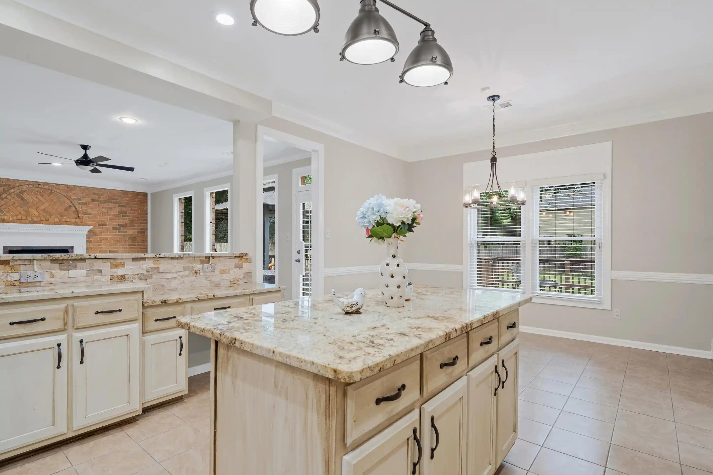 5th image of 1991 Kilbirnie Dr, Germantown, TN 38139 | MLS# 10224980