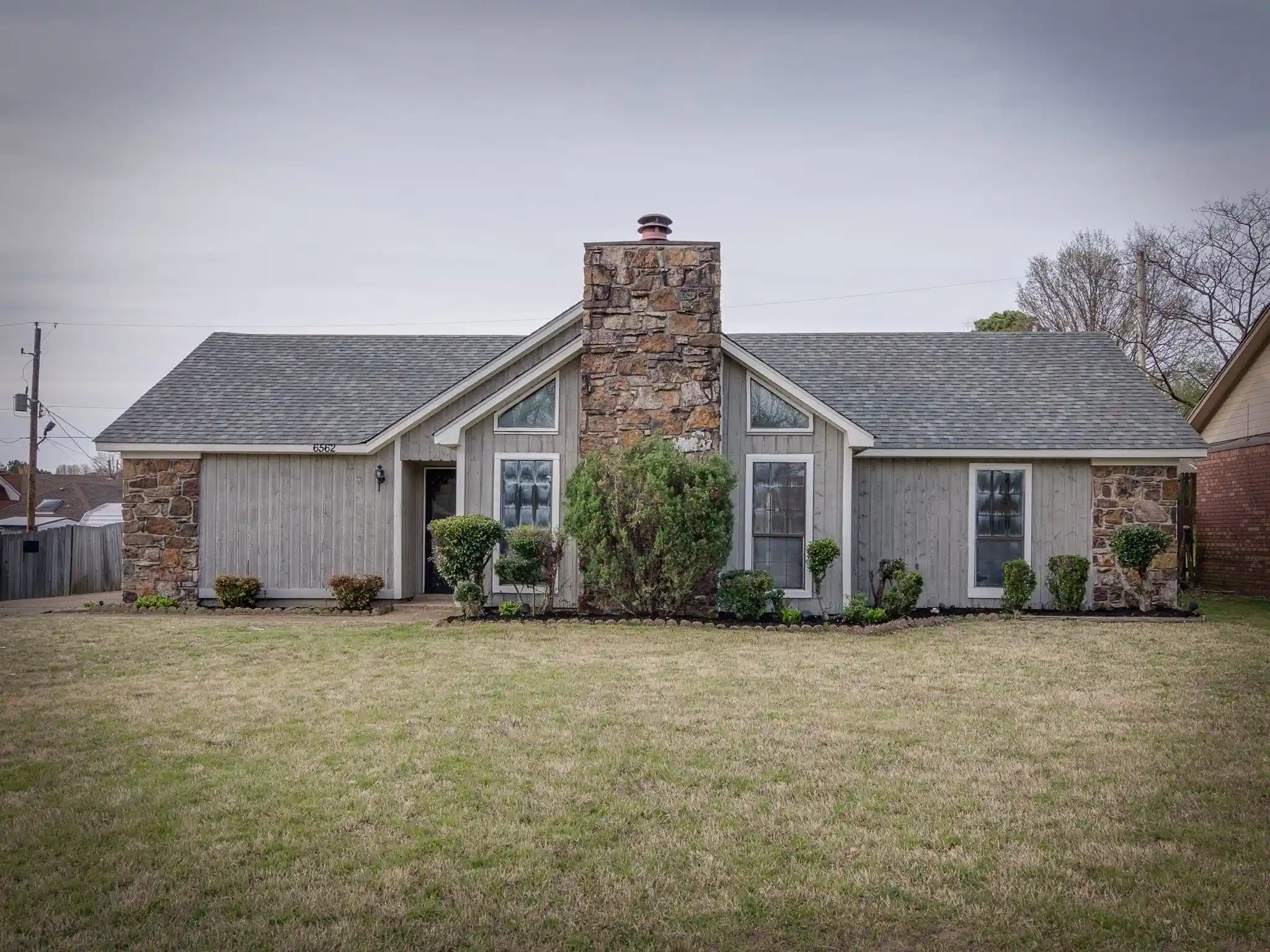 Photo 1 of Sale Pending at 6562 Lake Valley Dr, Memphis, TN 38141 | MLS# 10225071 | Listing updated on 2026-08-17