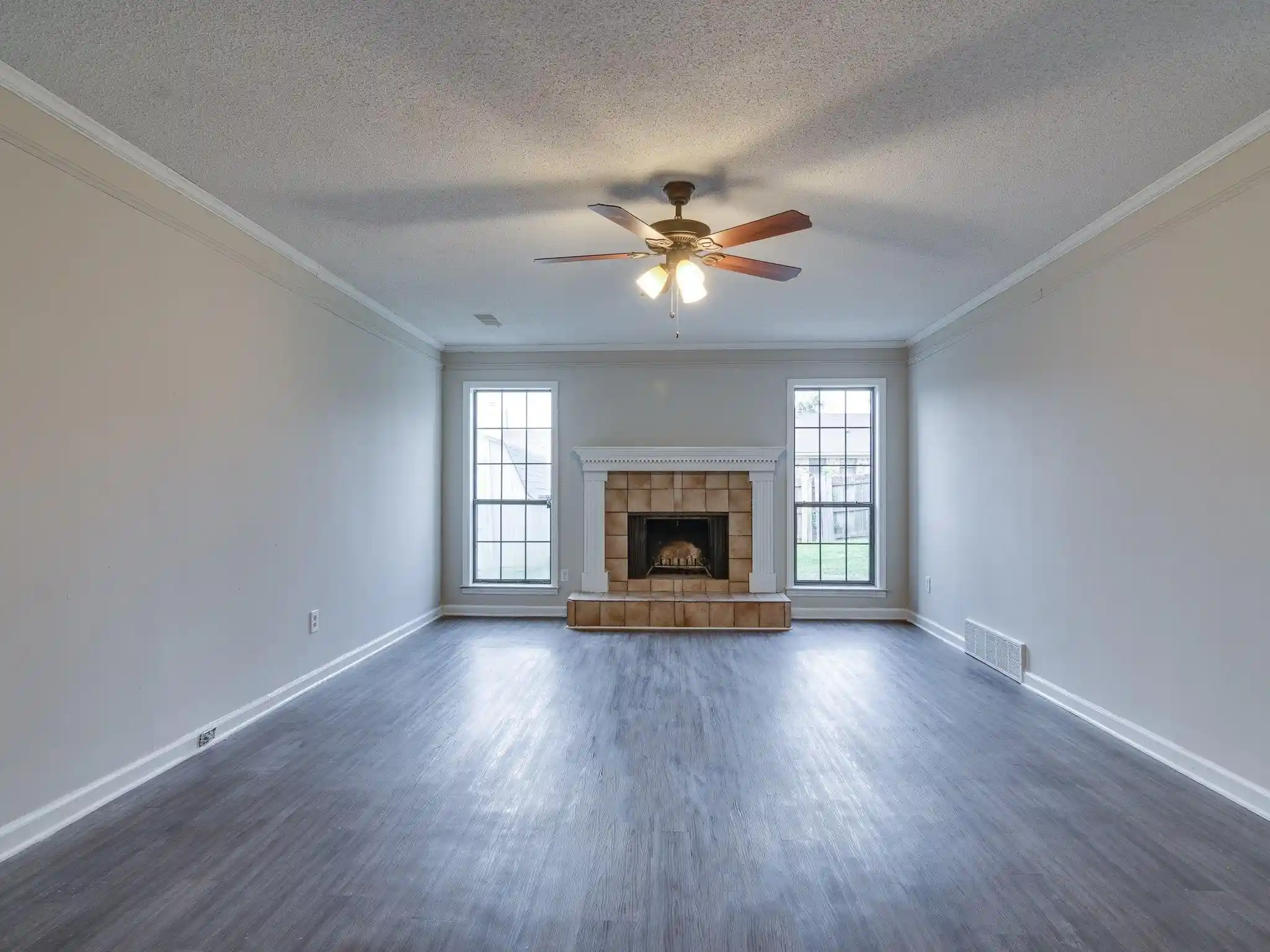 Photo 2 of Sale Pending at 6562 Lake Valley Dr, Memphis, TN 38141 | MLS# 10225071 | Listing updated on 2026-08-17