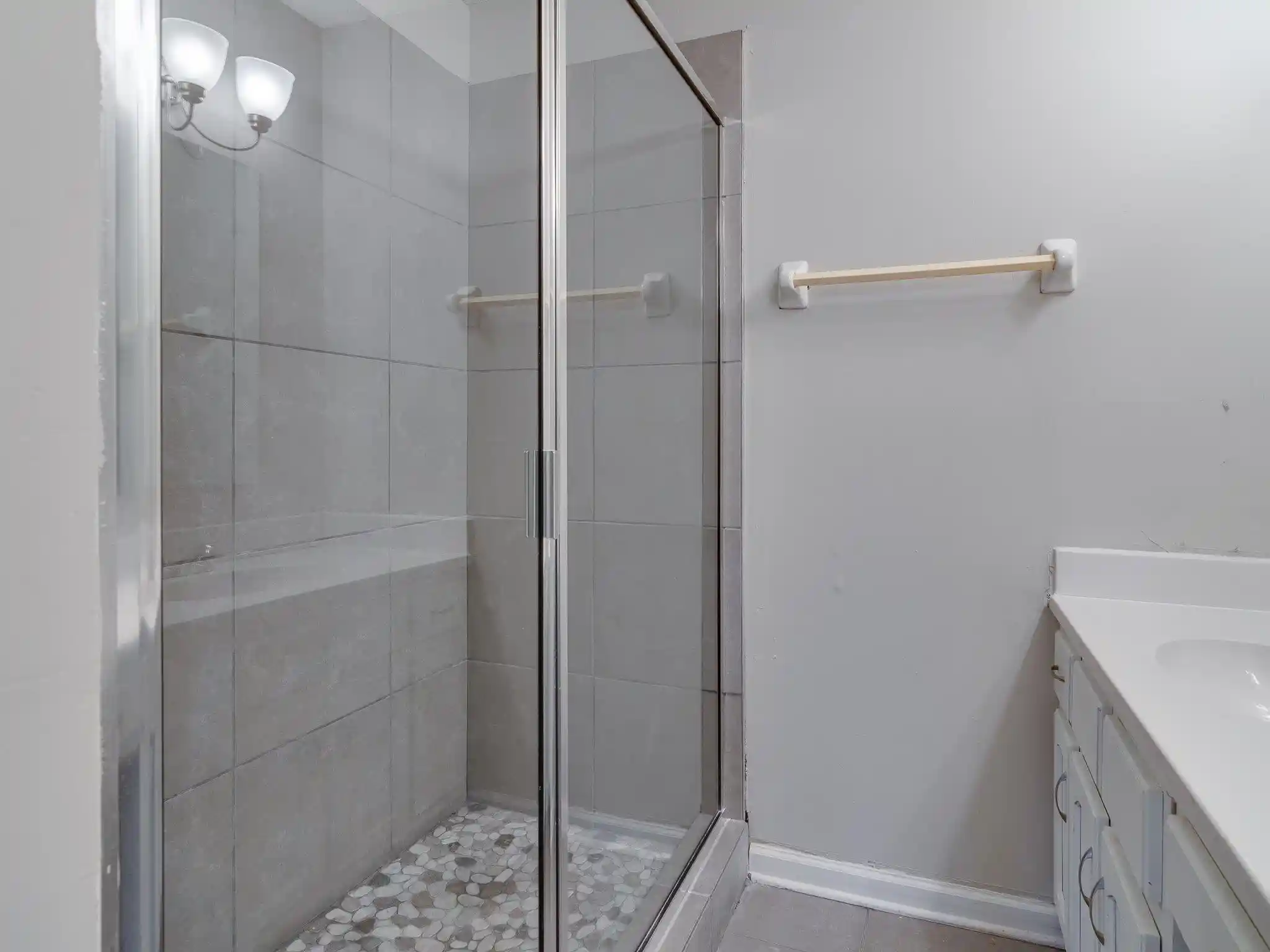 Photo 3 of Sale Pending at 6562 Lake Valley Dr, Memphis, TN 38141 | MLS# 10225071 | Listing updated on 2026-08-17