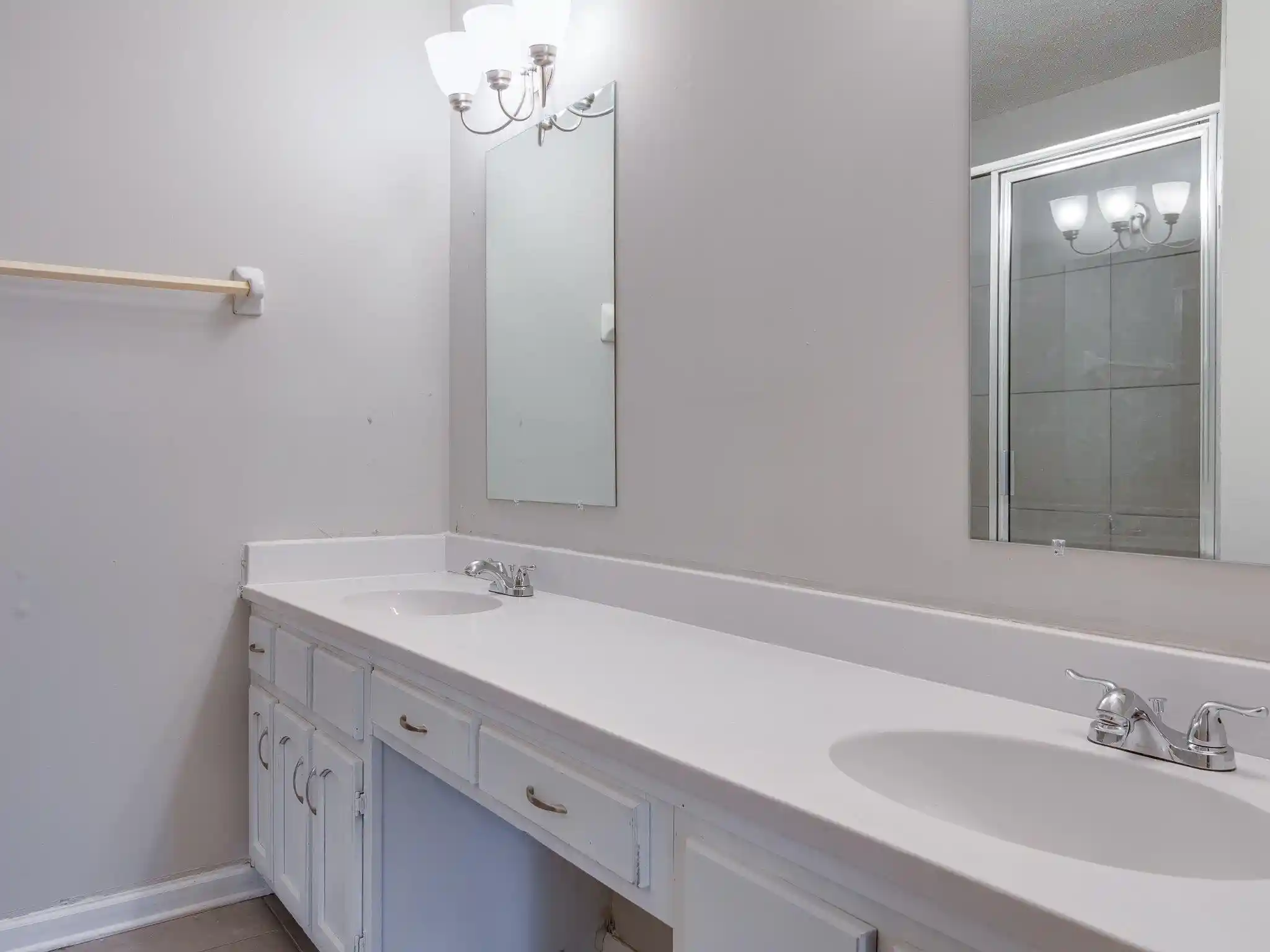 Photo 4 of Sale Pending at 6562 Lake Valley Dr, Memphis, TN 38141 | MLS# 10225071 | Listing updated on 2026-08-17