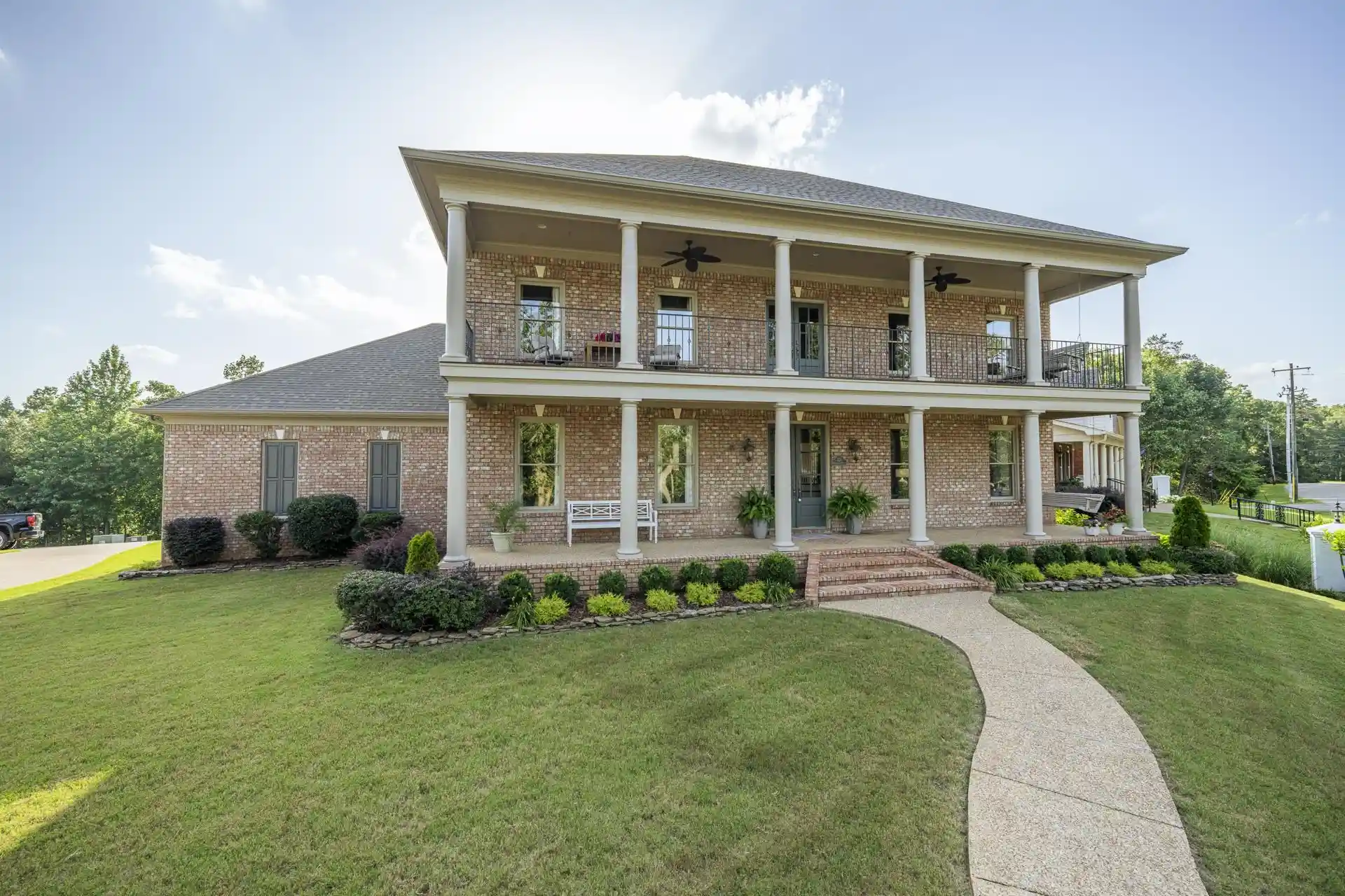 Photo 1 of Single family home for sale at 220 Anchor Bay Pt, Savannah, TN 38372 | MLS# 10225081 | Listing updated on 2026-09-10