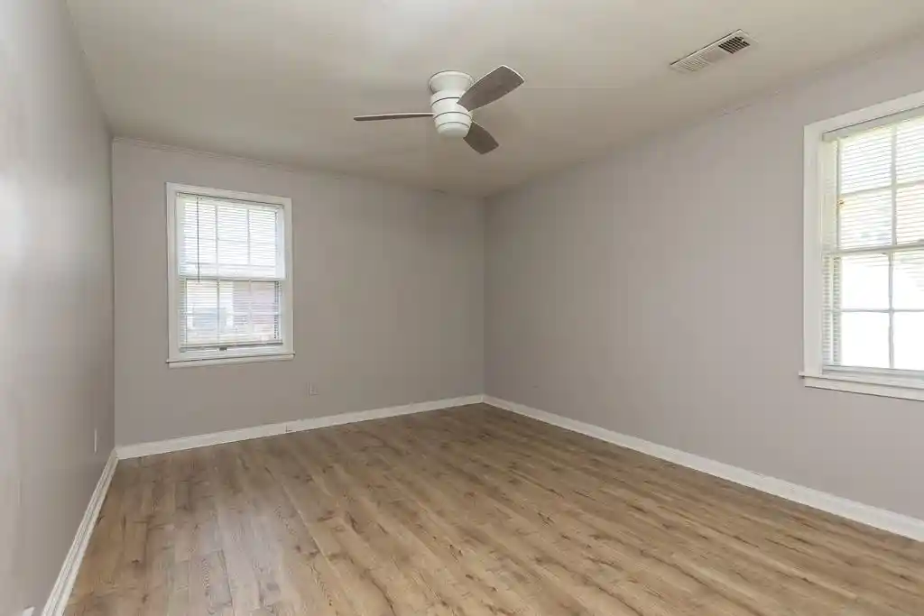 Photo 2 of Single family home for sale at 807 Estridge Dr, Memphis, TN 38122 | MLS# 10225106 | Listing updated on 2026-07-21