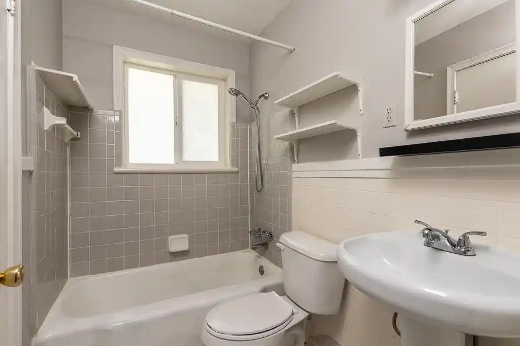 Photo 2 of Single family home for sale at 807 Estridge Dr, Memphis, TN 38122 | MLS# 10225106 | Listing updated on 2026-07-21
