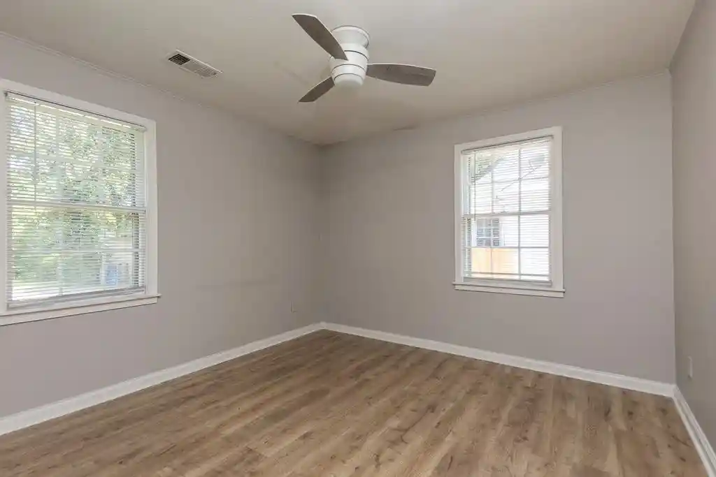 Photo 3 of Single family home for sale at 807 Estridge Dr, Memphis, TN 38122 | MLS# 10225106 | Listing updated on 2026-07-21