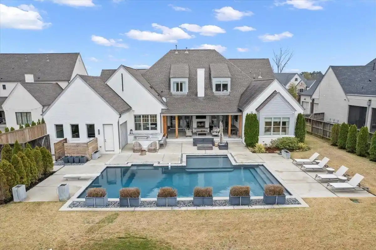 Photo 1 of Mansion for sale at 3197 Chapel Woods Cv, Germantown, TN 38139 | MLS# 10225124 | Listing updated on 2026-09-13