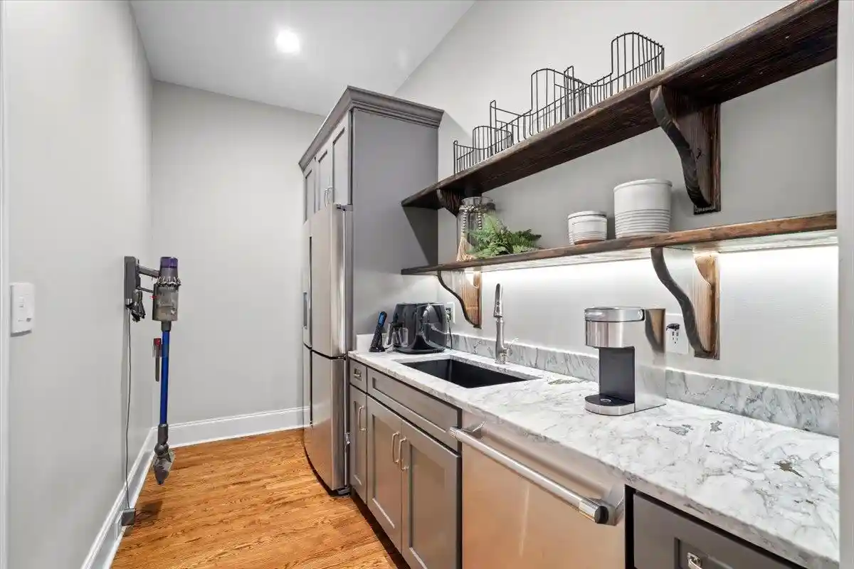 Photo 2 of Mansion for sale at 3197 Chapel Woods Cv, Germantown, TN 38139 | MLS# 10225124 | Listing updated on 2026-09-13