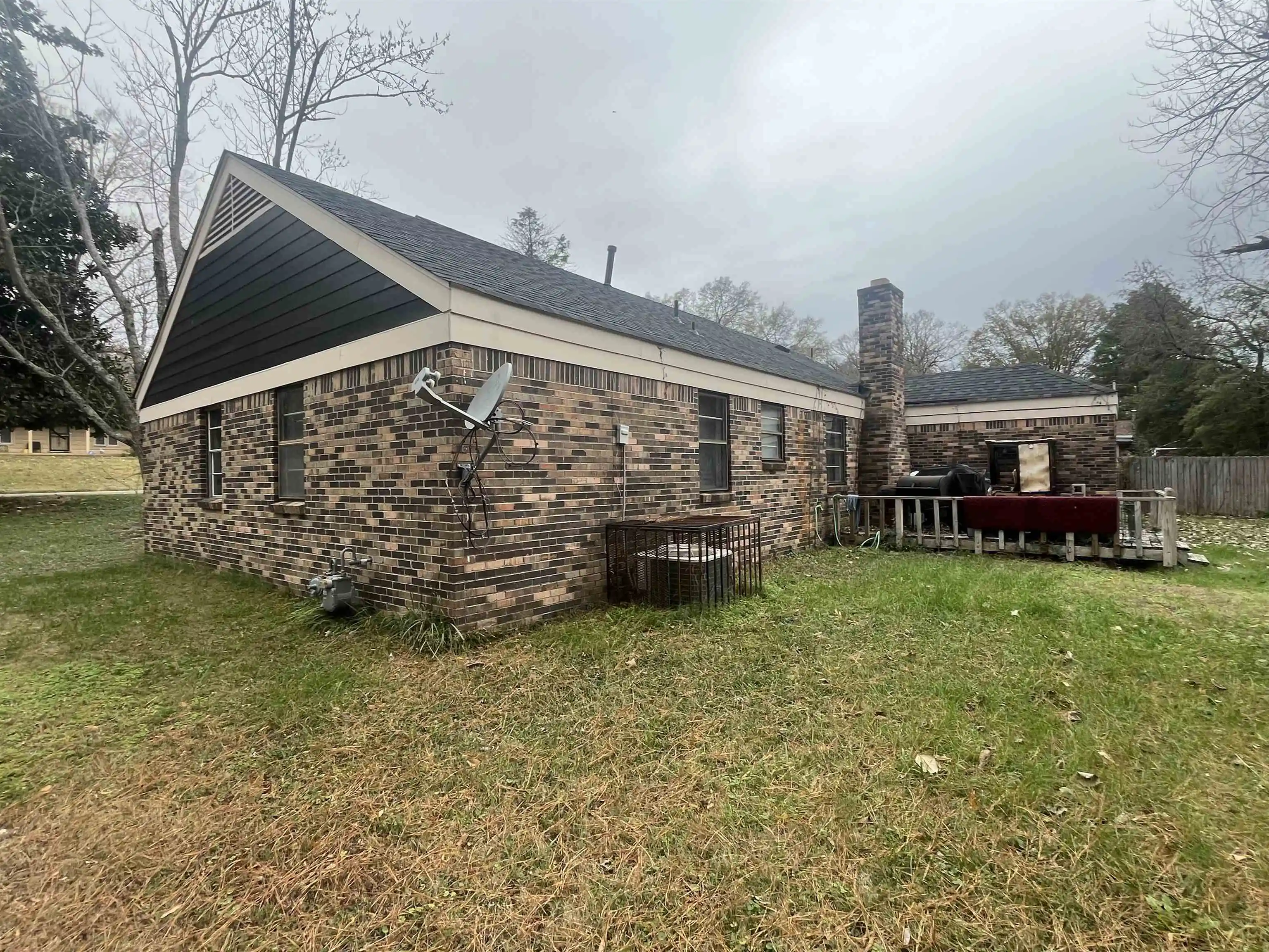 Photo 3 of Single family home for sale at 3010 Falkirk Rd, Memphis, TN 38128 | MLS# 10225142 | Listing updated on 2026-07-18
