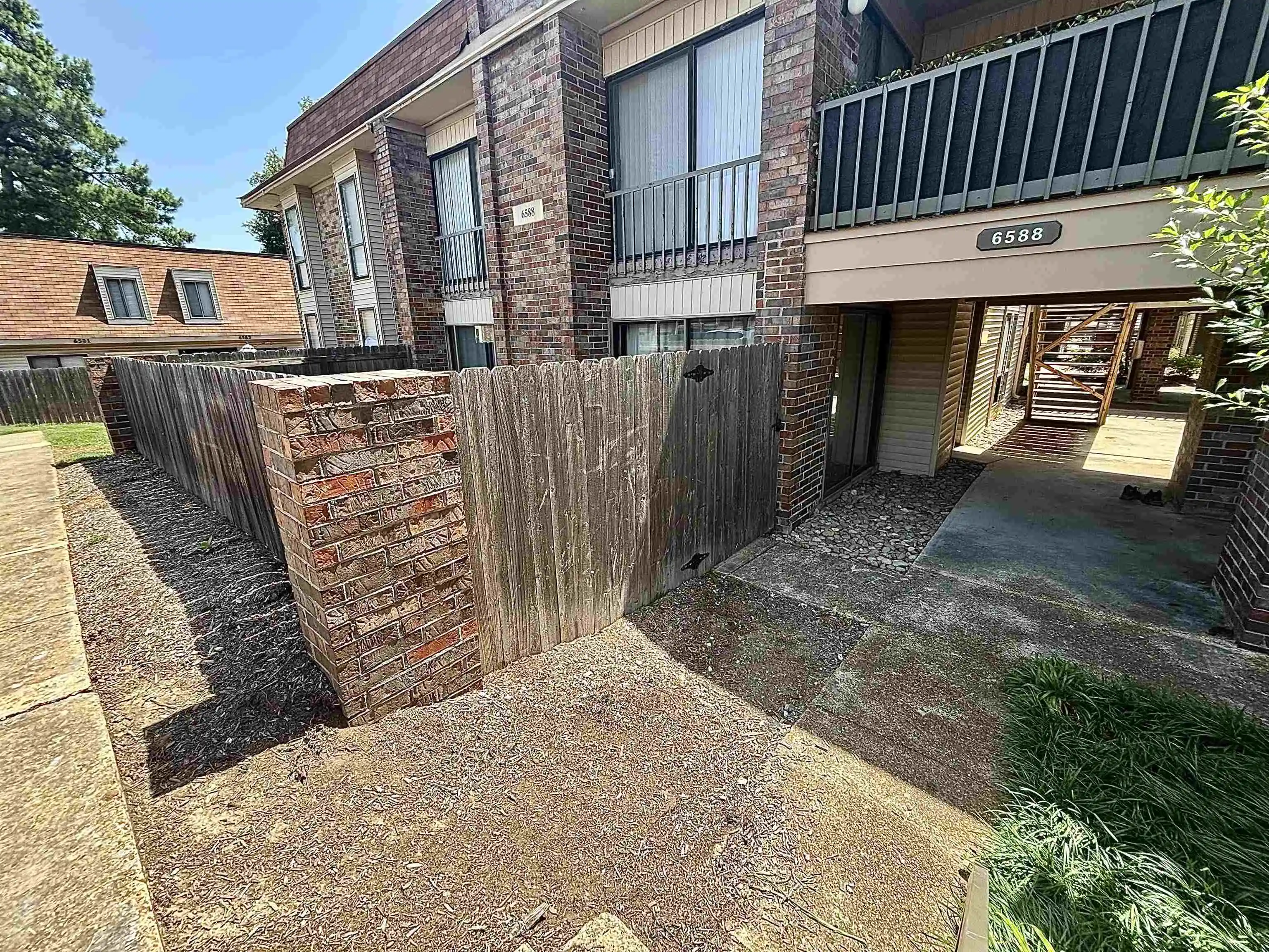 1st image of 6588 S Poplar Woods Cir #1, Germantown, TN 38138 | MLS# 10225163