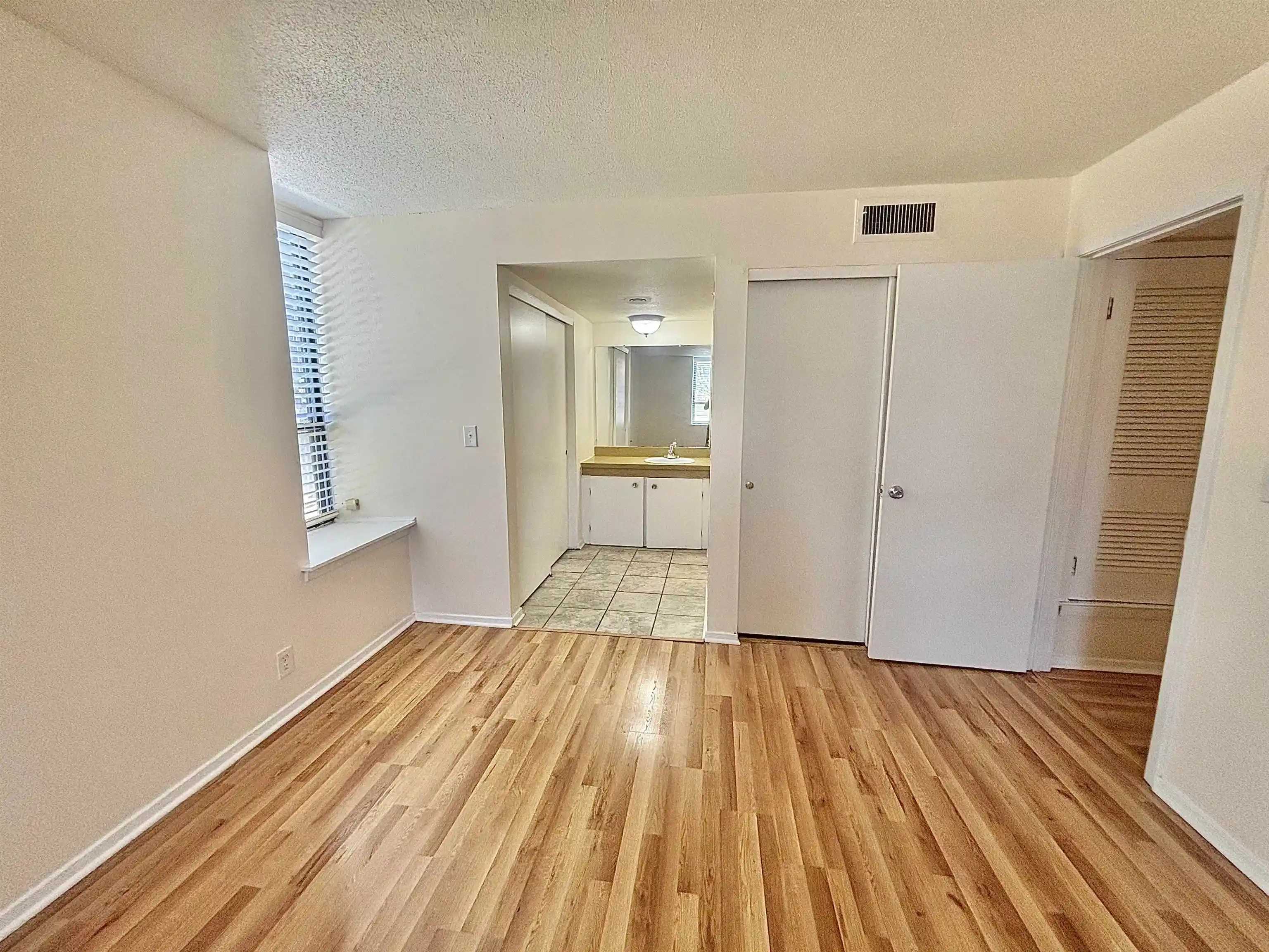 5th image of 6588 S Poplar Woods Cir #1, Germantown, TN 38138 | MLS# 10225163