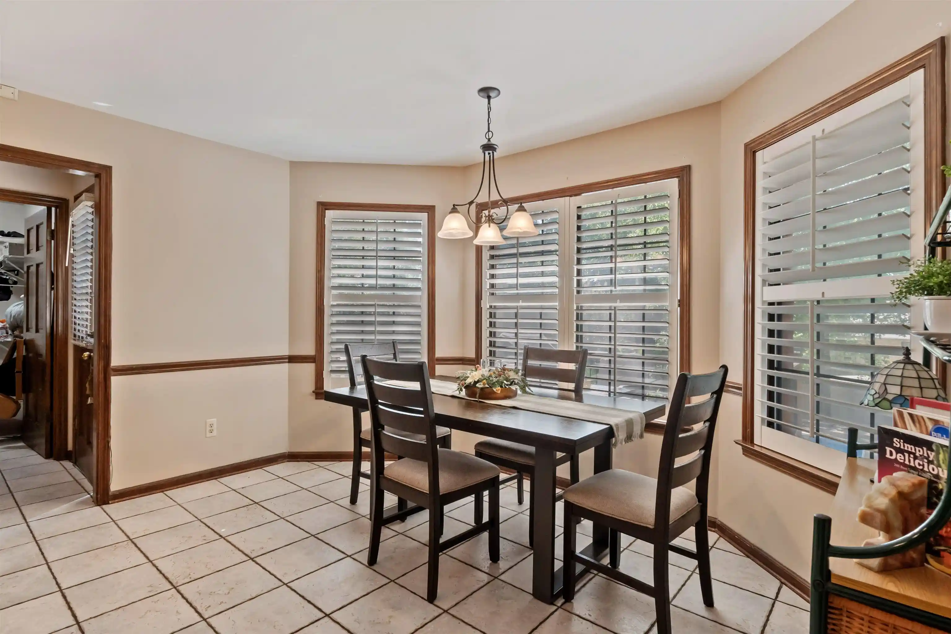2nd image of 3845 Oak Forest Dr, Bartlett, TN 38135 | MLS# 10225172