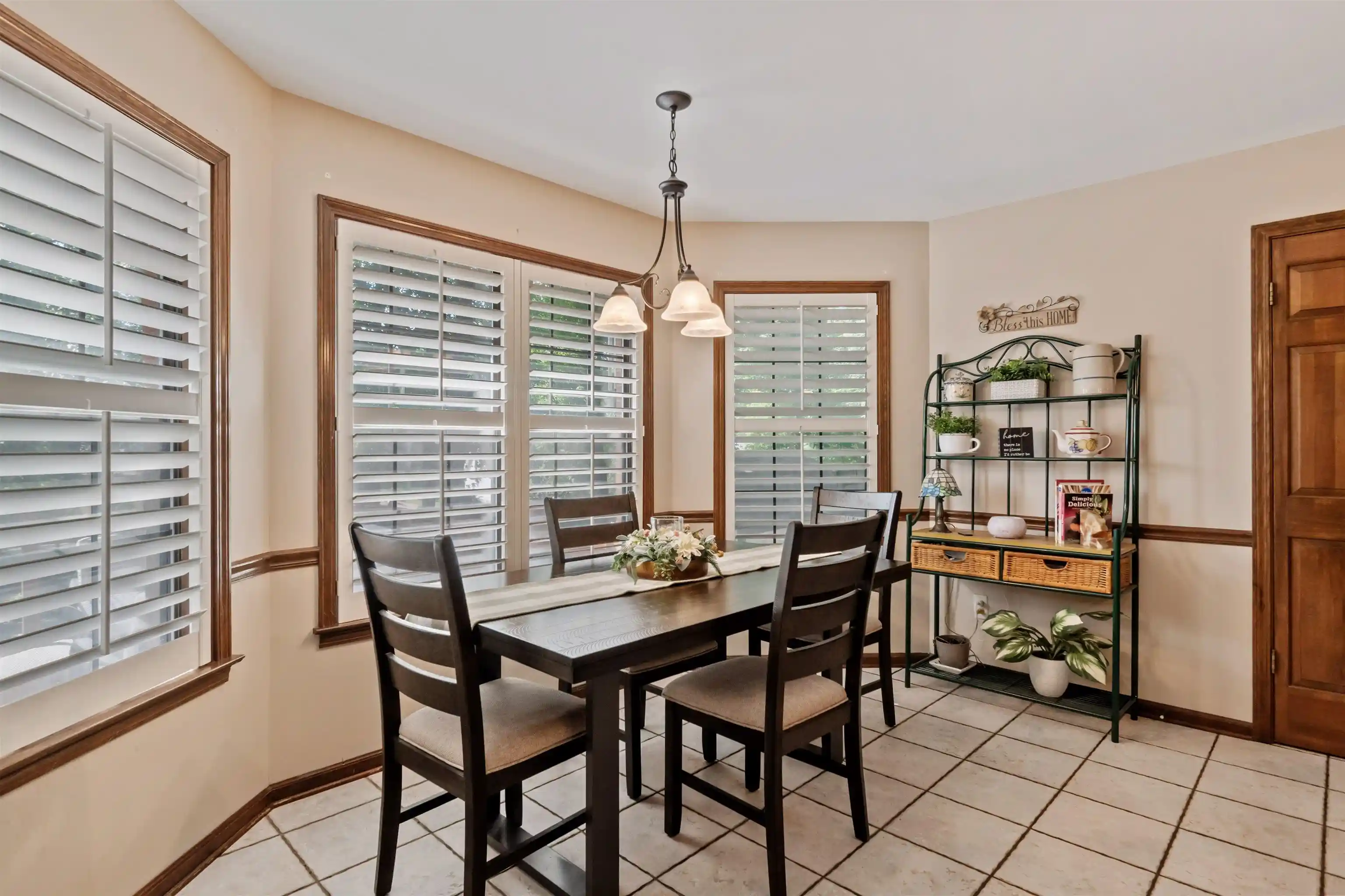 Photo 3 of Single family home for sale at 3845 Oak Forest Dr, Bartlett, TN 38135 | MLS# 10225172 | Listing updated on 2026-09-18