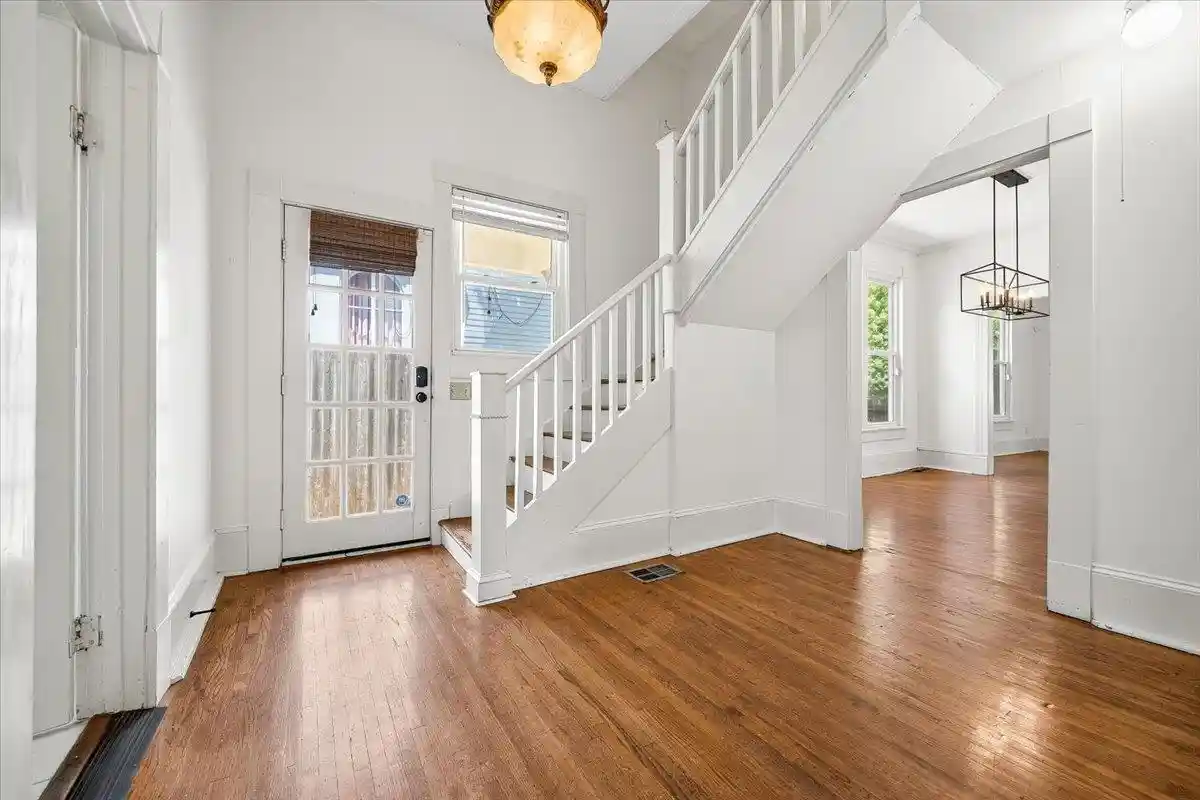 Photo 3 of Single family home for sale at 2179 Vinton Ave, Memphis, TN 38104 | MLS# 10225222 | Listing updated on 2026-09-16