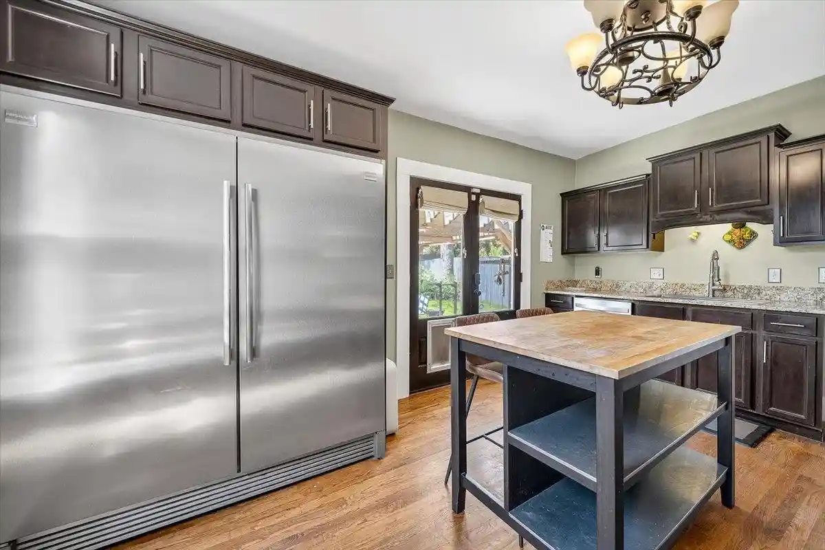 Photo 4 of Single family home for sale at 2179 Vinton Ave, Memphis, TN 38104 | MLS# 10225222 | Listing updated on 2026-09-16