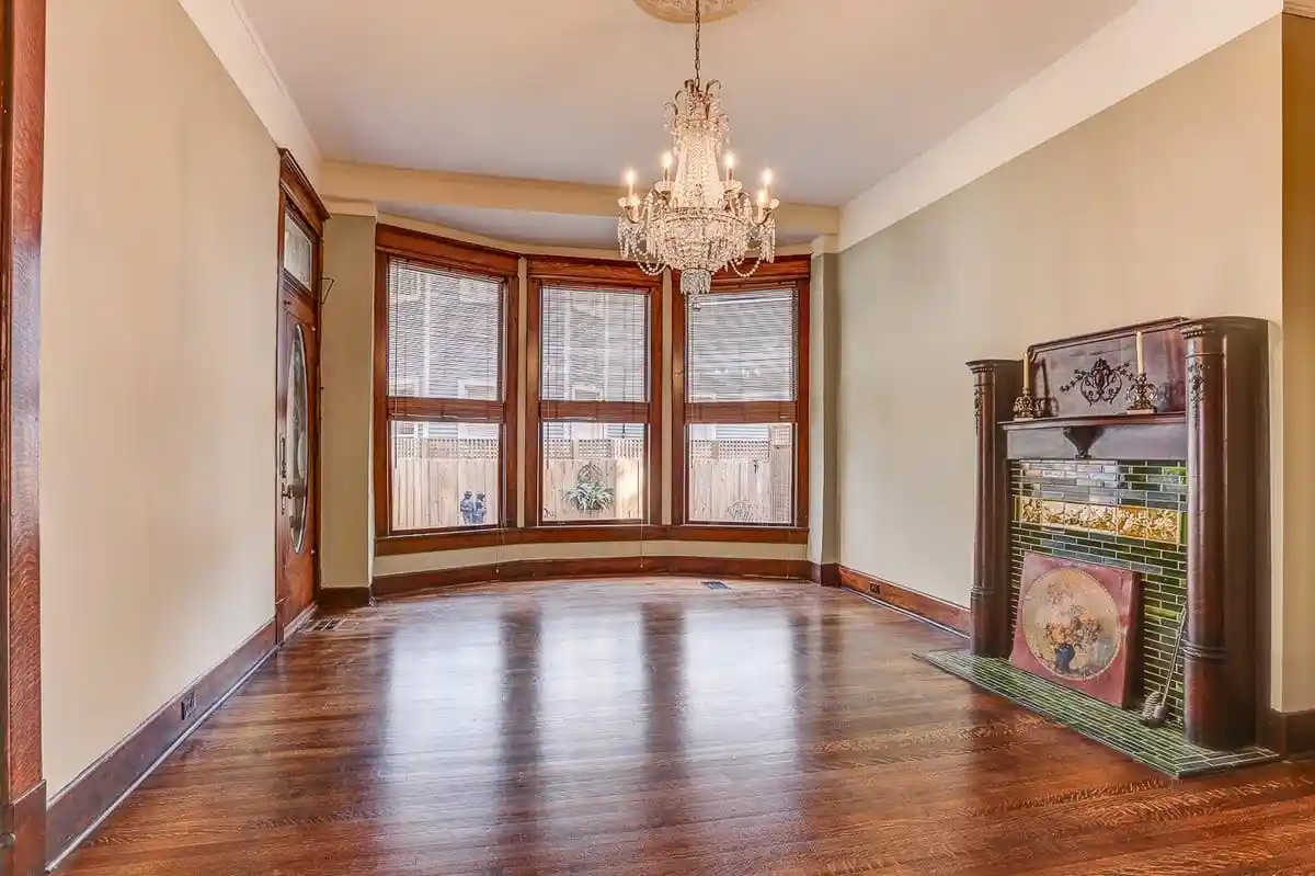 Photo 2 of Single family home for sale at 1323 Carr Ave, Memphis, TN 38104 | MLS# 10225240 | Listing updated on 2026-10-01
