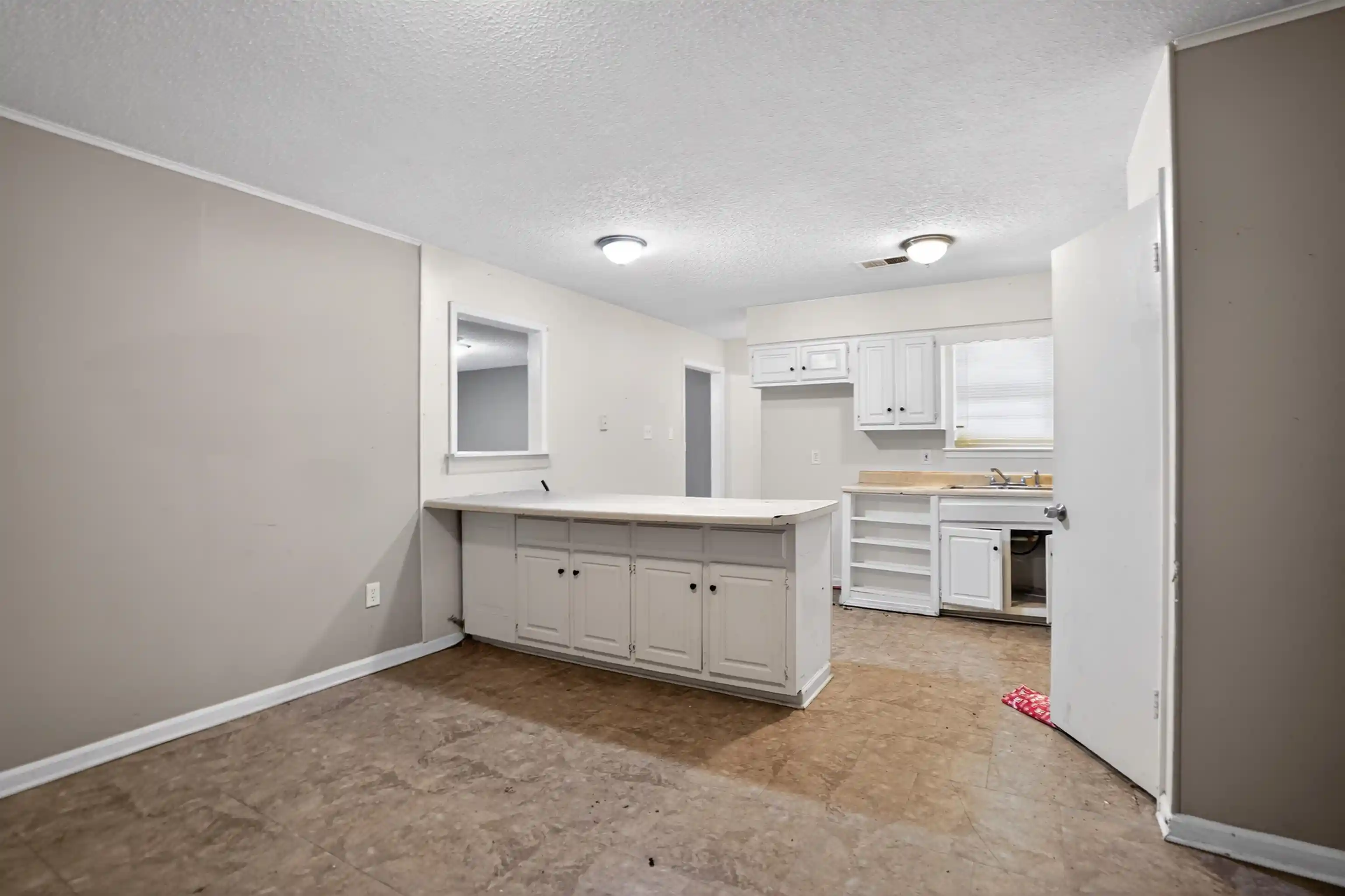 Photo 2 of Sale Pending at 2863 Laredo St, Memphis, TN 38127 | MLS# 10225246 | Listing updated on 2026-10-27