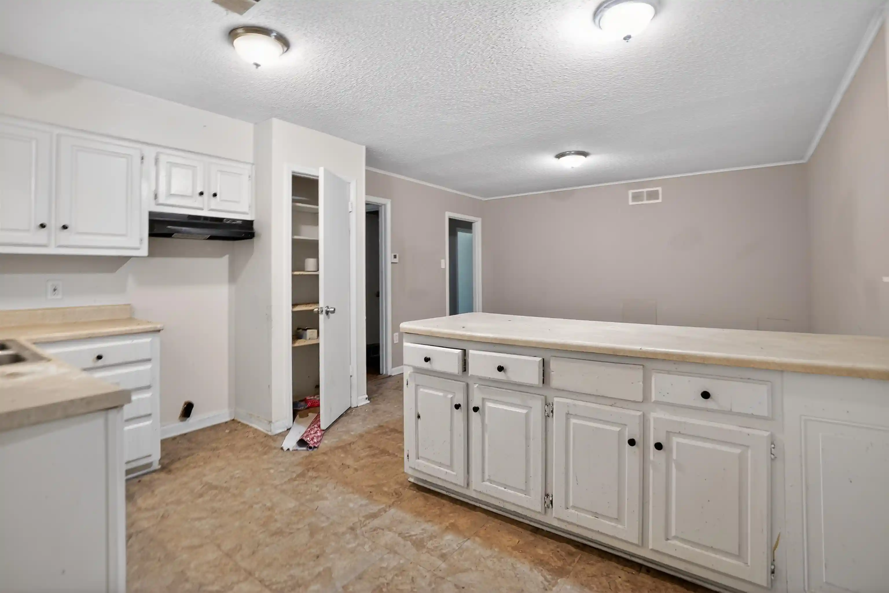 Photo 3 of Sale Pending at 2863 Laredo St, Memphis, TN 38127 | MLS# 10225246 | Listing updated on 2026-10-27