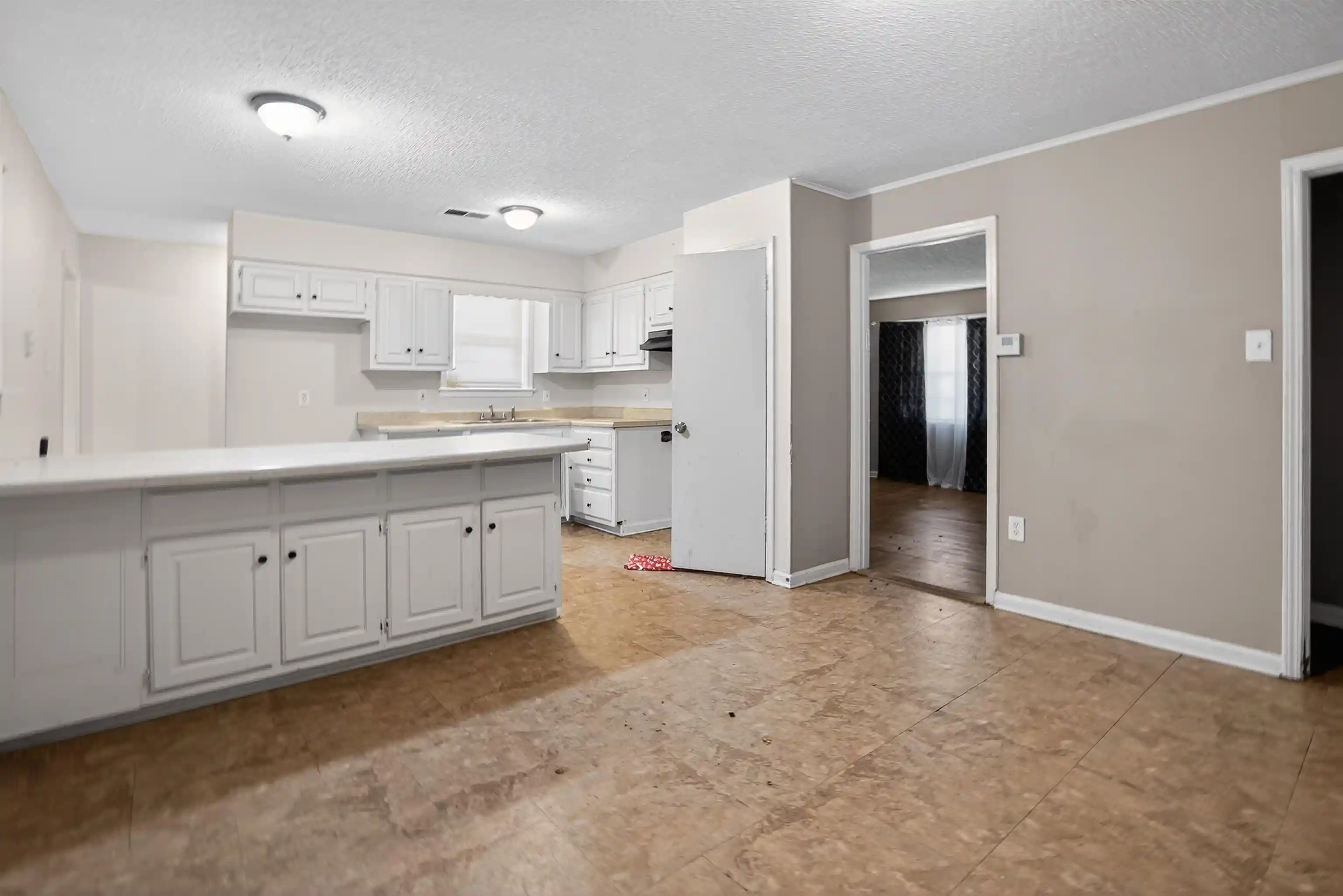 Photo 4 of Sale Pending at 2863 Laredo St, Memphis, TN 38127 | MLS# 10225246 | Listing updated on 2026-10-27