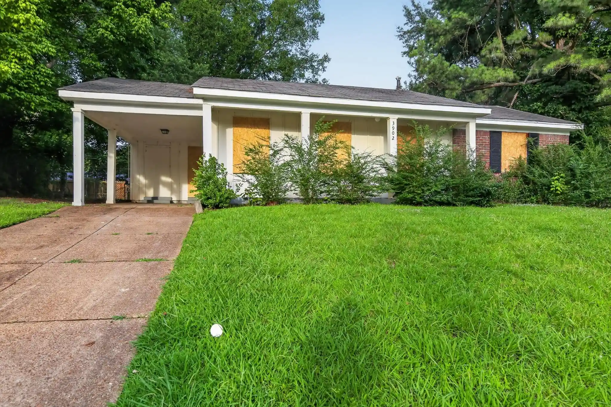 Photo 1 of Single family home for sale at 3902 Edenburg Dr, Memphis, TN 38127 | MLS# 10225252 | Listing updated on 2026-10-23
