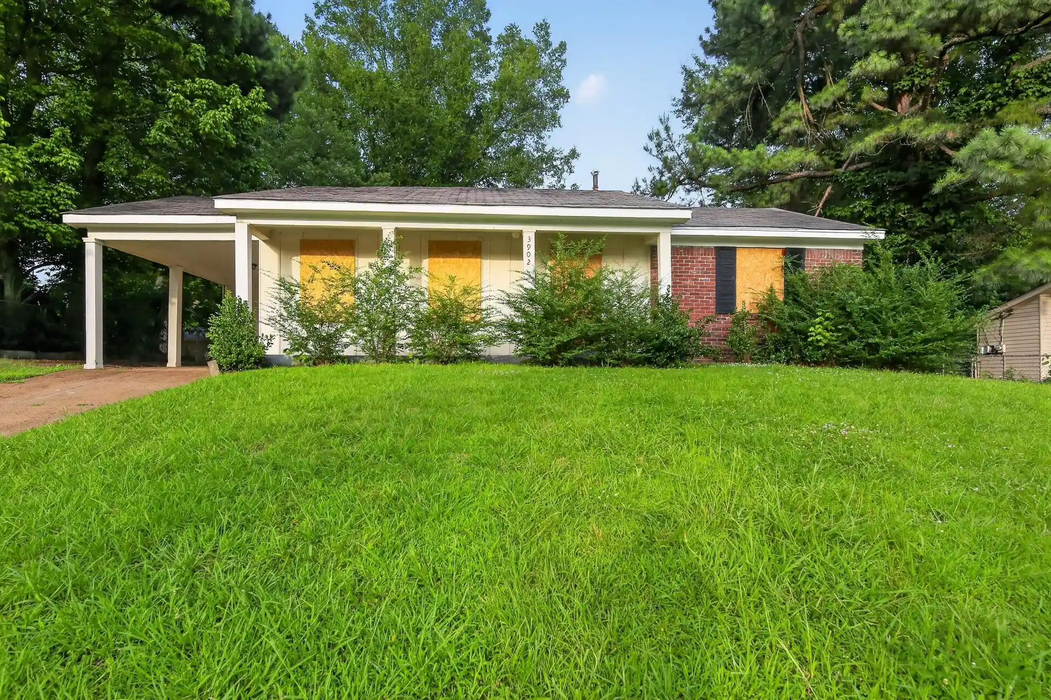 Photo 1 of Single family home for sale at 3902 Edenburg Dr, Memphis, TN 38127 | MLS# 10225252 | Listing updated on 2026-10-23