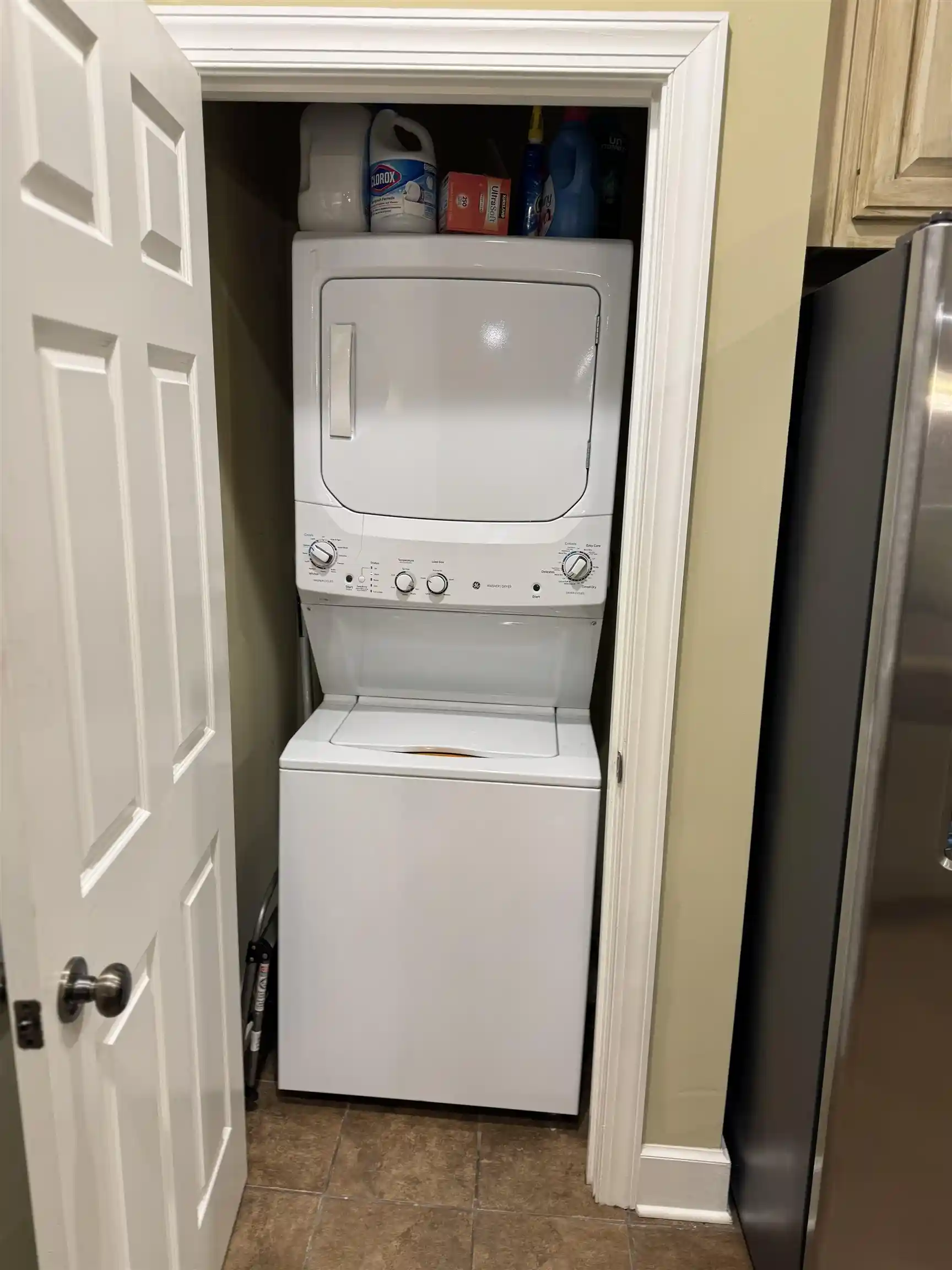 Listing Photo 2 - Condo for sale in building located at 107Th Ct Ave, Memphis, TN 38103 - Unit #202