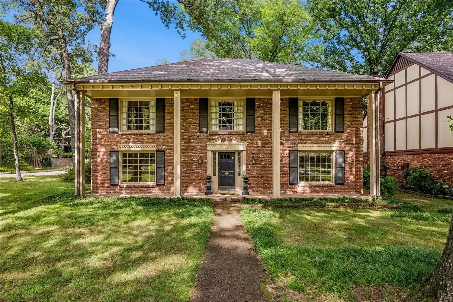 Photo 1 of Single family home for sale at 2308 Hickory Forest Dr, Memphis, TN 38119 | MLS# 10225277 | Listing updated on 2026-08-14