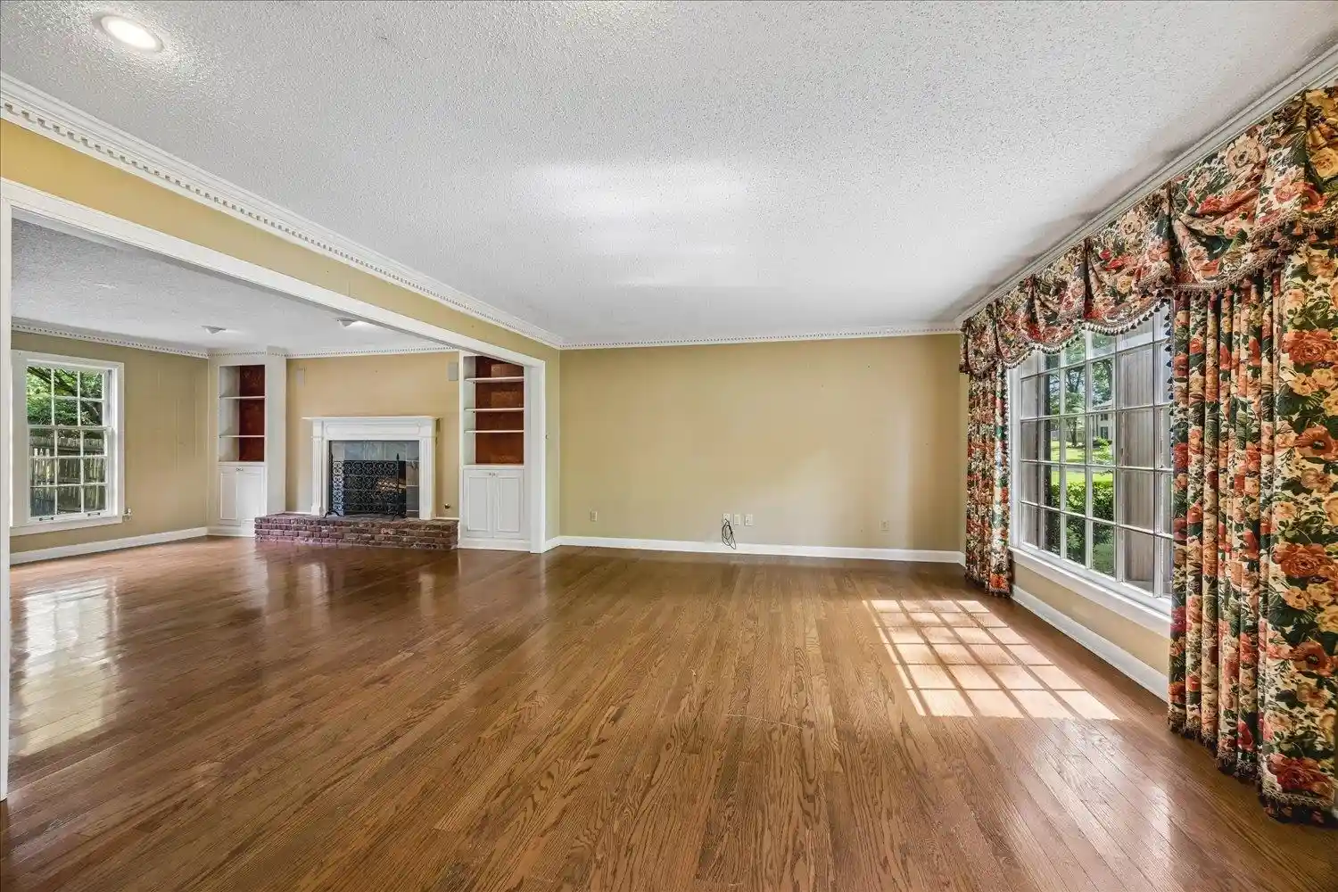 Photo 3 of Single family home for sale at 2308 Hickory Forest Dr, Memphis, TN 38119 | MLS# 10225277 | Listing updated on 2026-08-14