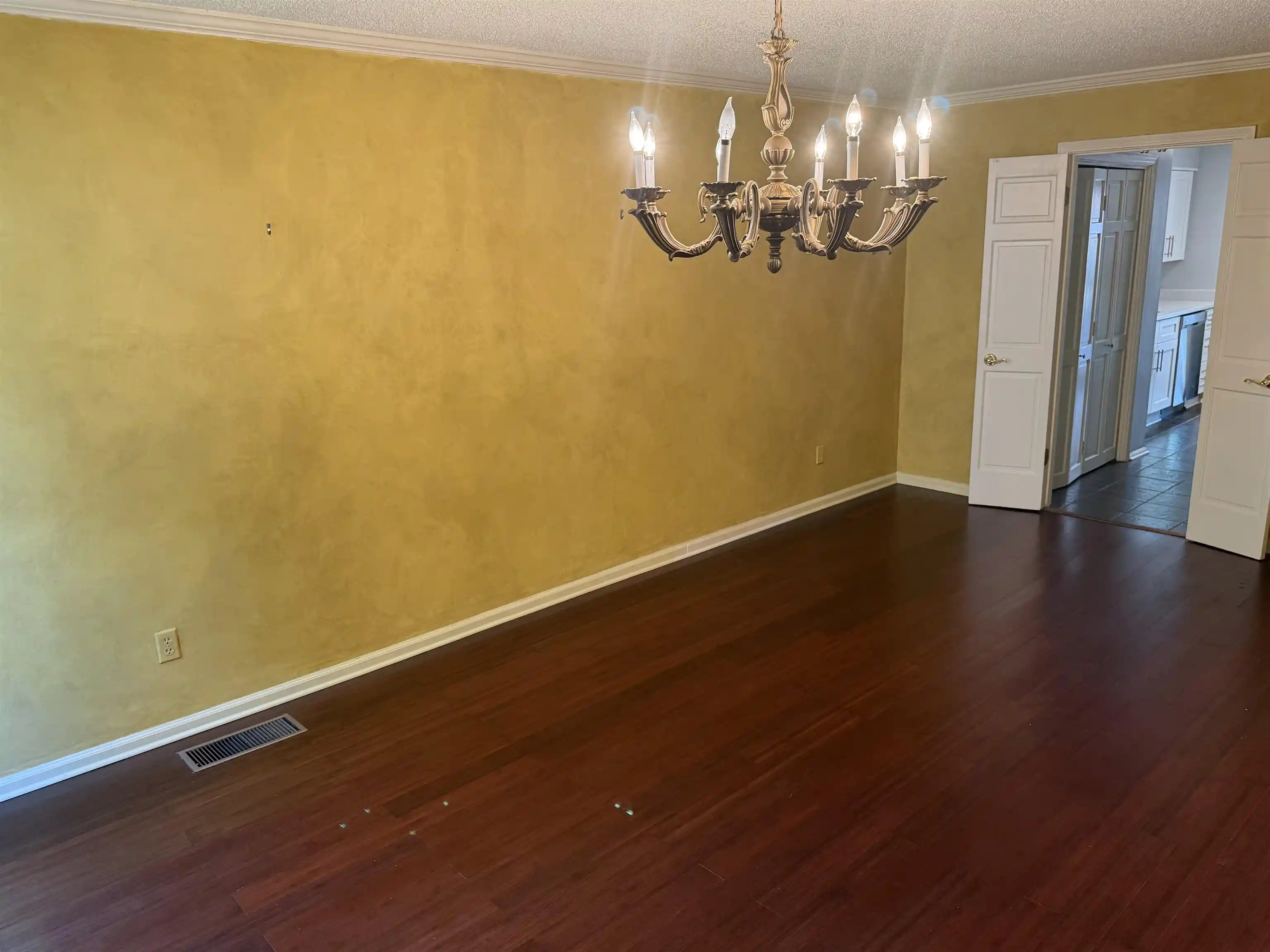 Listing Photo 4 - Condo for sale in building located at 6913 Climping Rd, Memphis, TN 38119 - Unit #6913