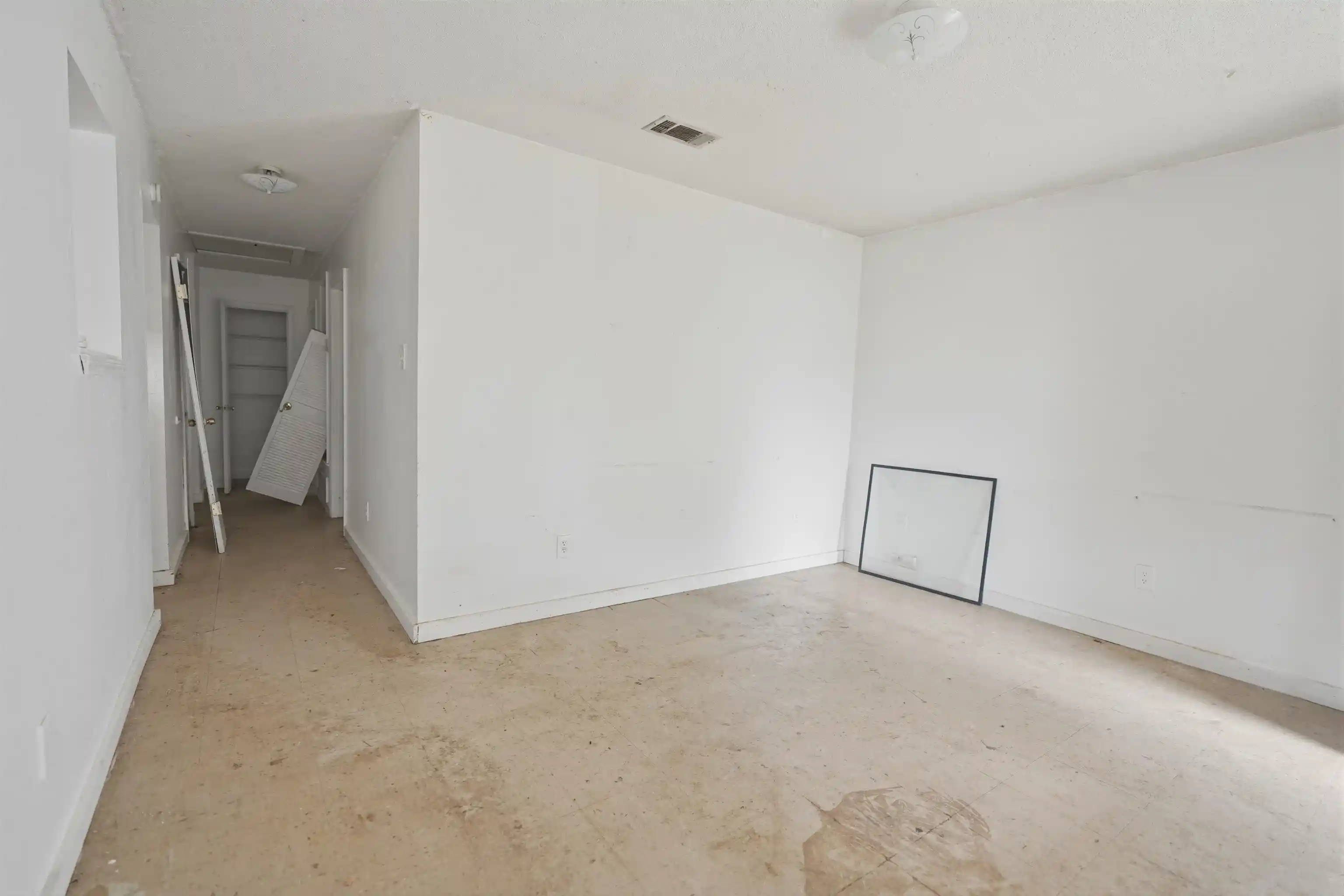 Photo 3 of Single family home for sale at 3842 Tessland Rd, Memphis, TN 38128 | MLS# 10225302 | Listing updated on 2026-09-10