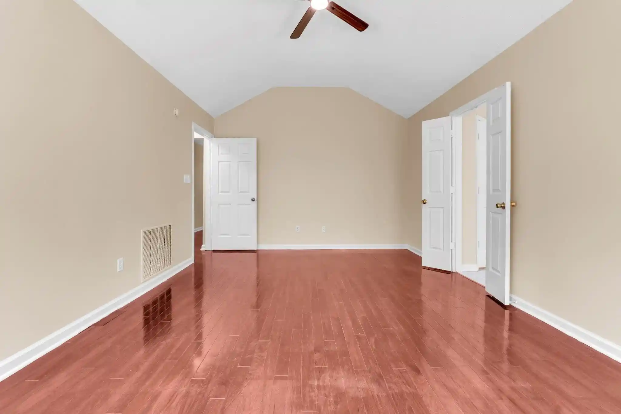 Photo 3 of Single family home for sale at 1096 Jessica Lauren Dr, Cordova, TN 38018 | MLS# 10225306 | Listing updated on 2026-09-18