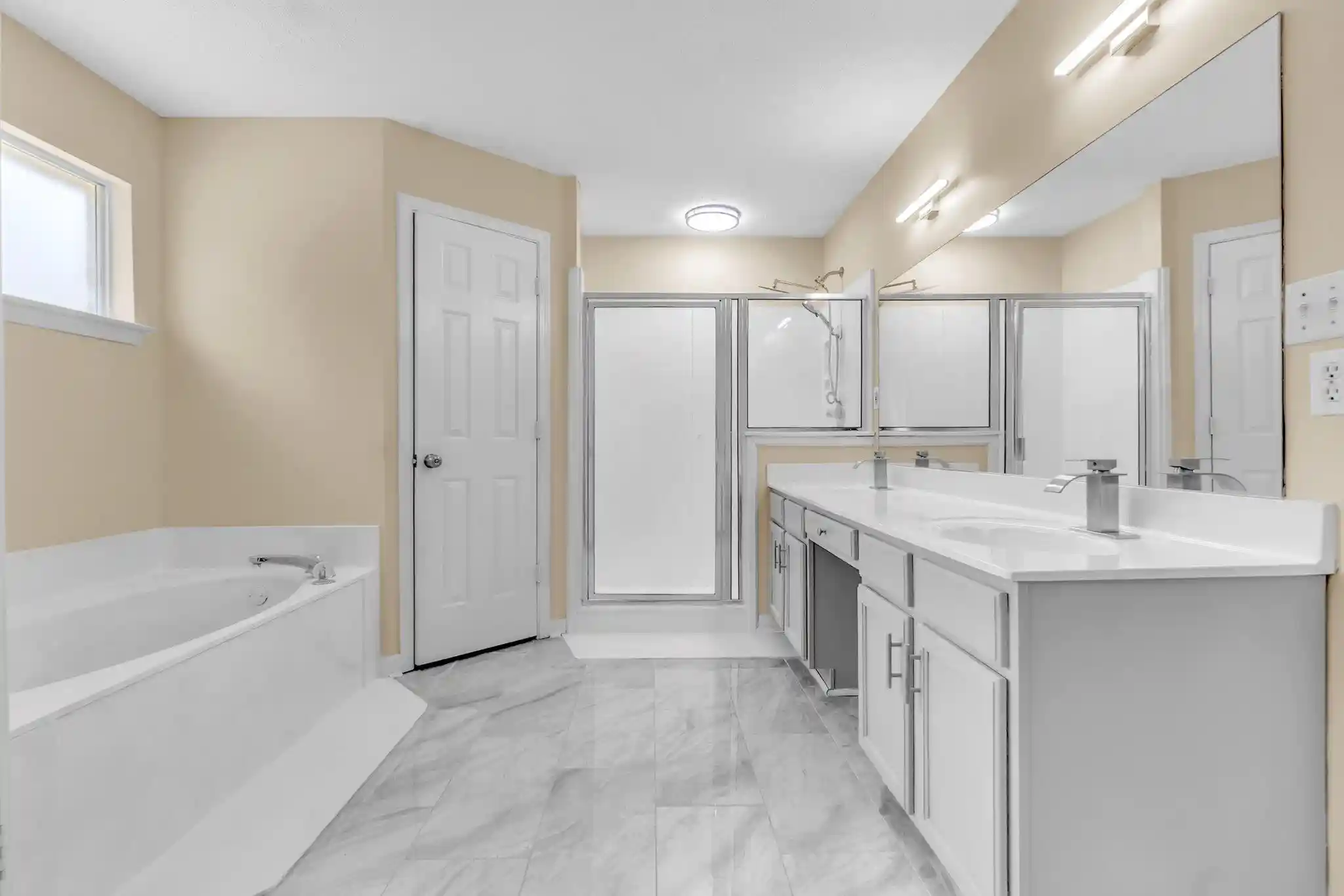 Photo 4 of Single family home for sale at 1096 Jessica Lauren Dr, Cordova, TN 38018 | MLS# 10225306 | Listing updated on 2026-09-18