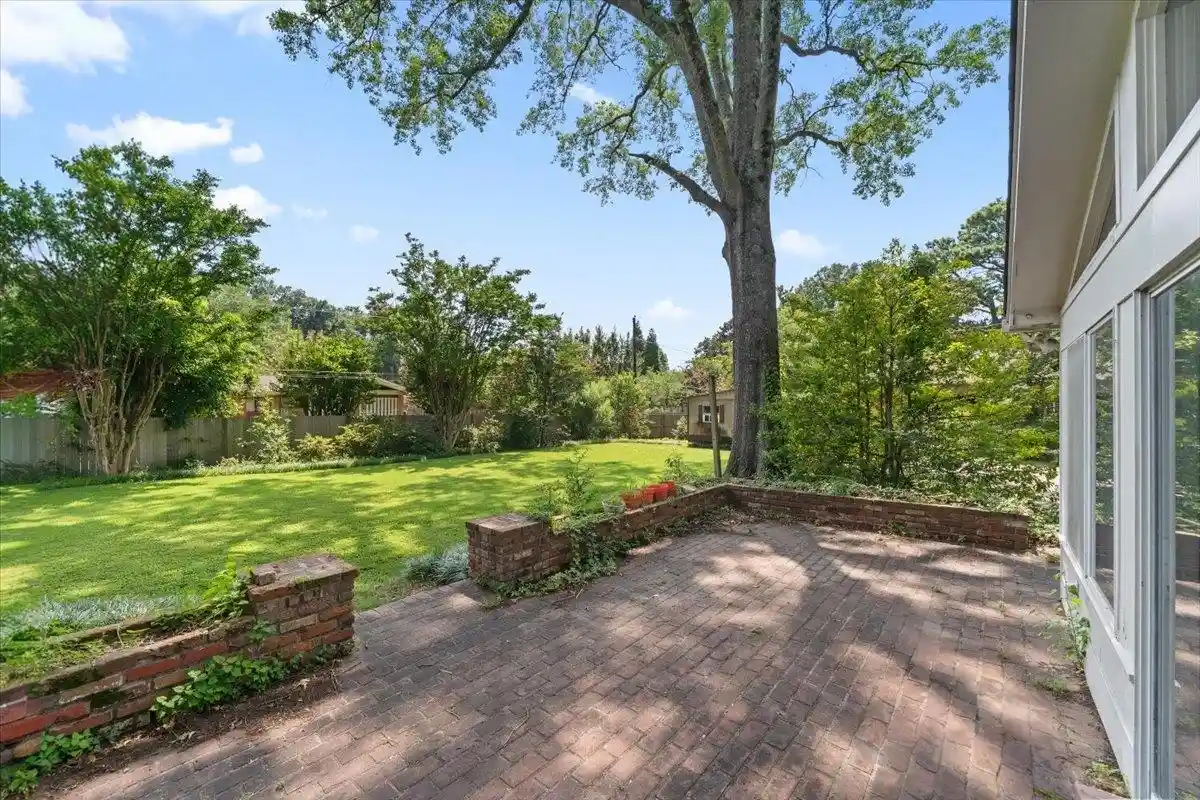 Photo 3 of Single family home for sale at 5409 Sycamore Grv Ln, Memphis, TN 38120 | MLS# 10225326 | Listing updated on 2026-09-14