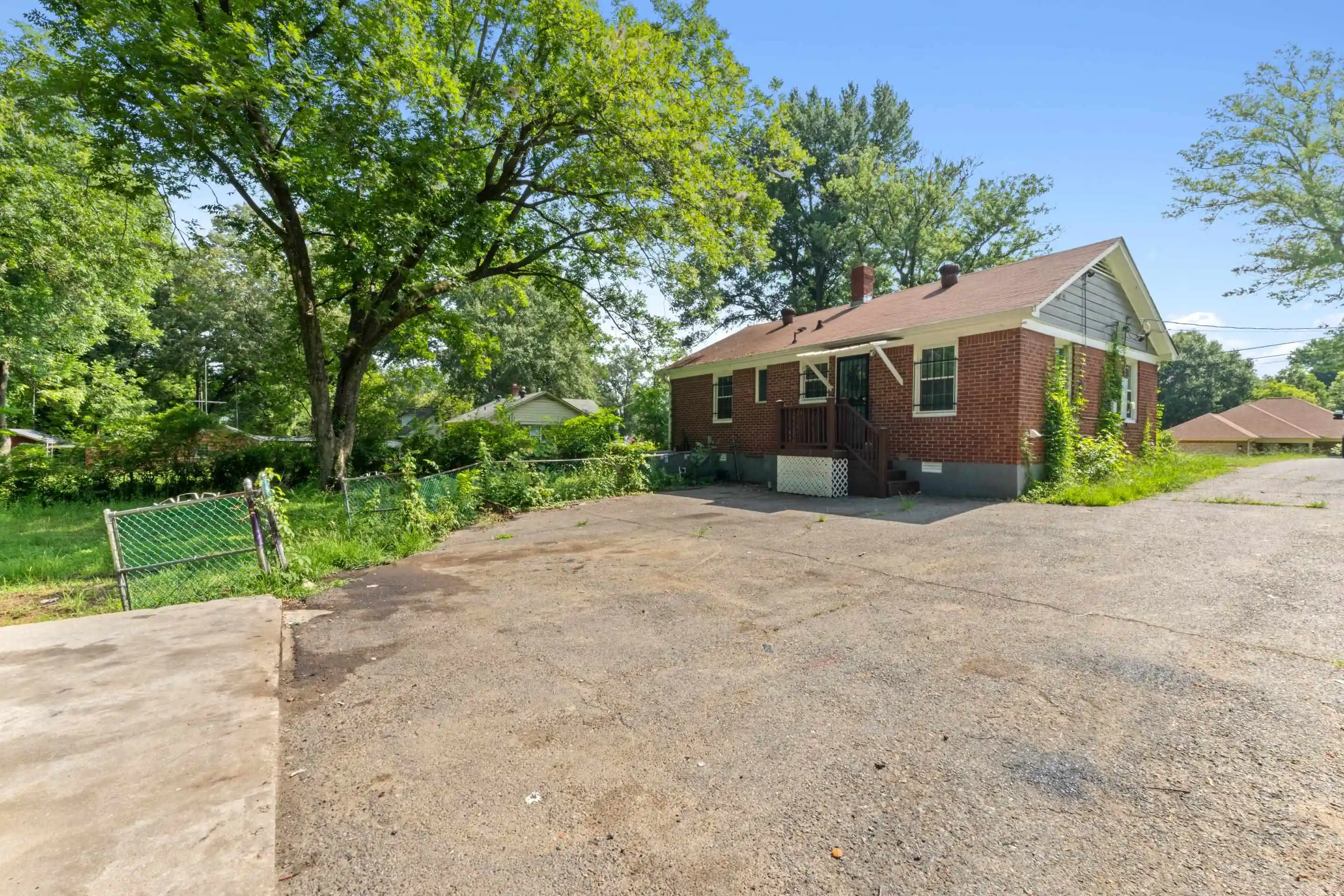 Photo 4 of Single family home for sale at 3295 W Rosita Cir, Memphis, TN 38116 | MLS# 10225364 | Listing updated on 2026-07-03