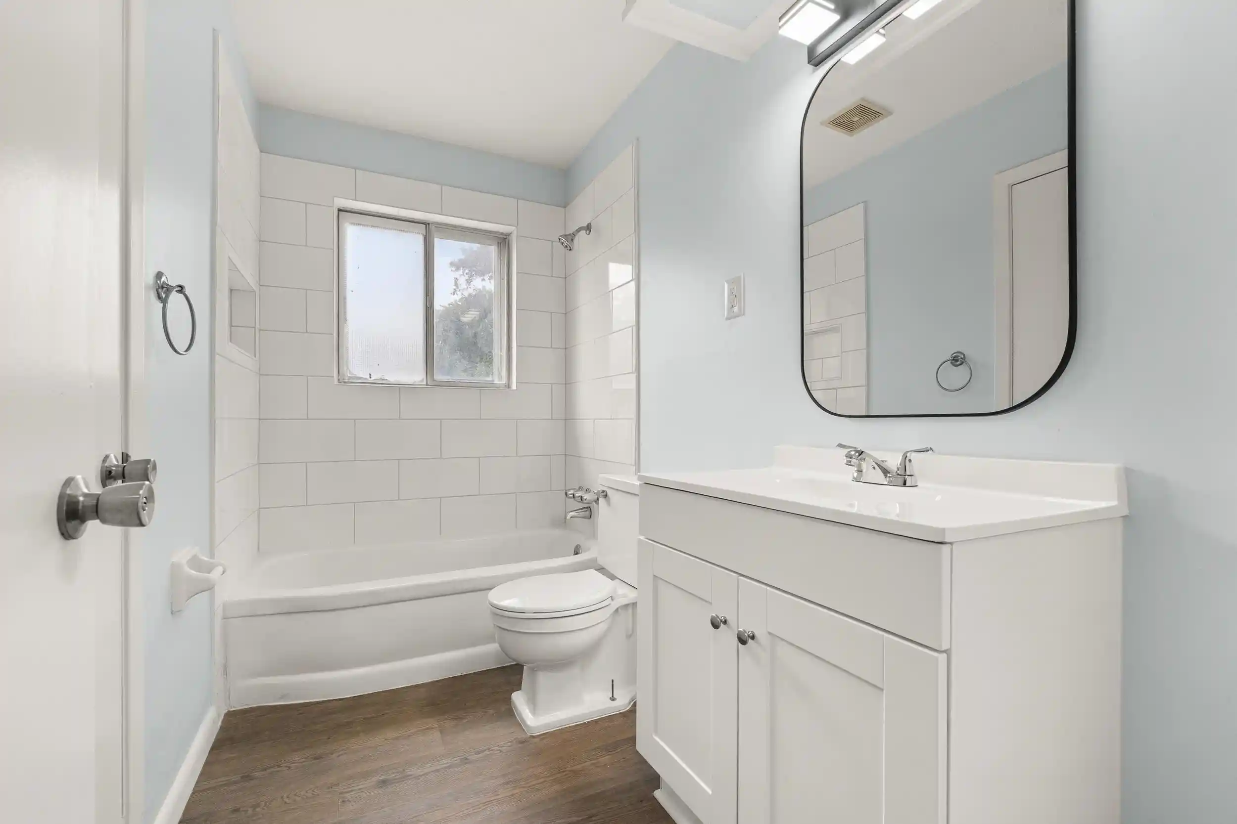 Photo 3 of Single family home for sale at 2885 Clearbrook St, Memphis, TN 38118 | MLS# 10225376 | Listing updated on 2026-09-04