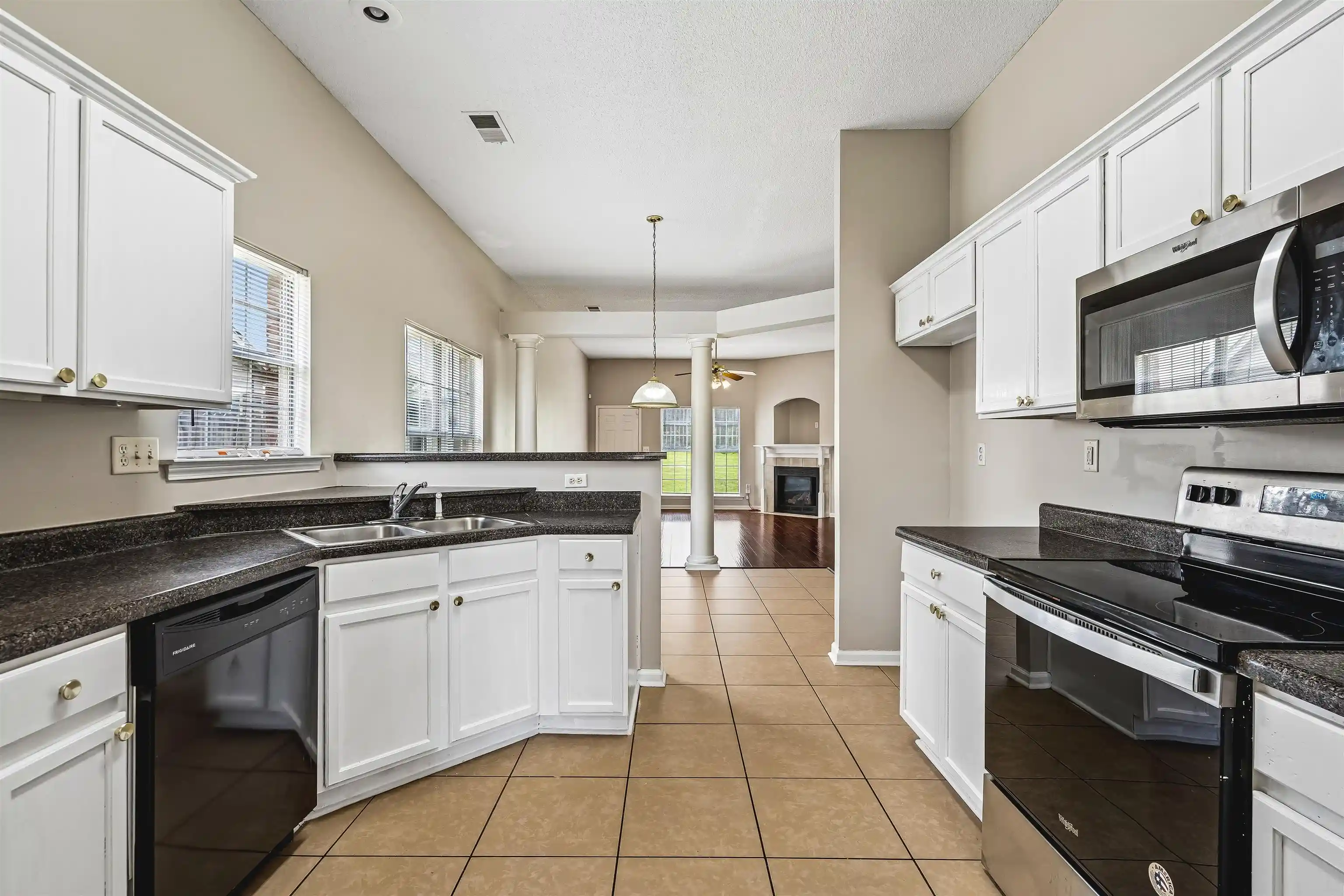 Photo 3 of Single family home for sale at 4879 Ridge Walk Ln, Memphis, TN 38125 | MLS# 10225406 | Listing updated on 2026-08-28