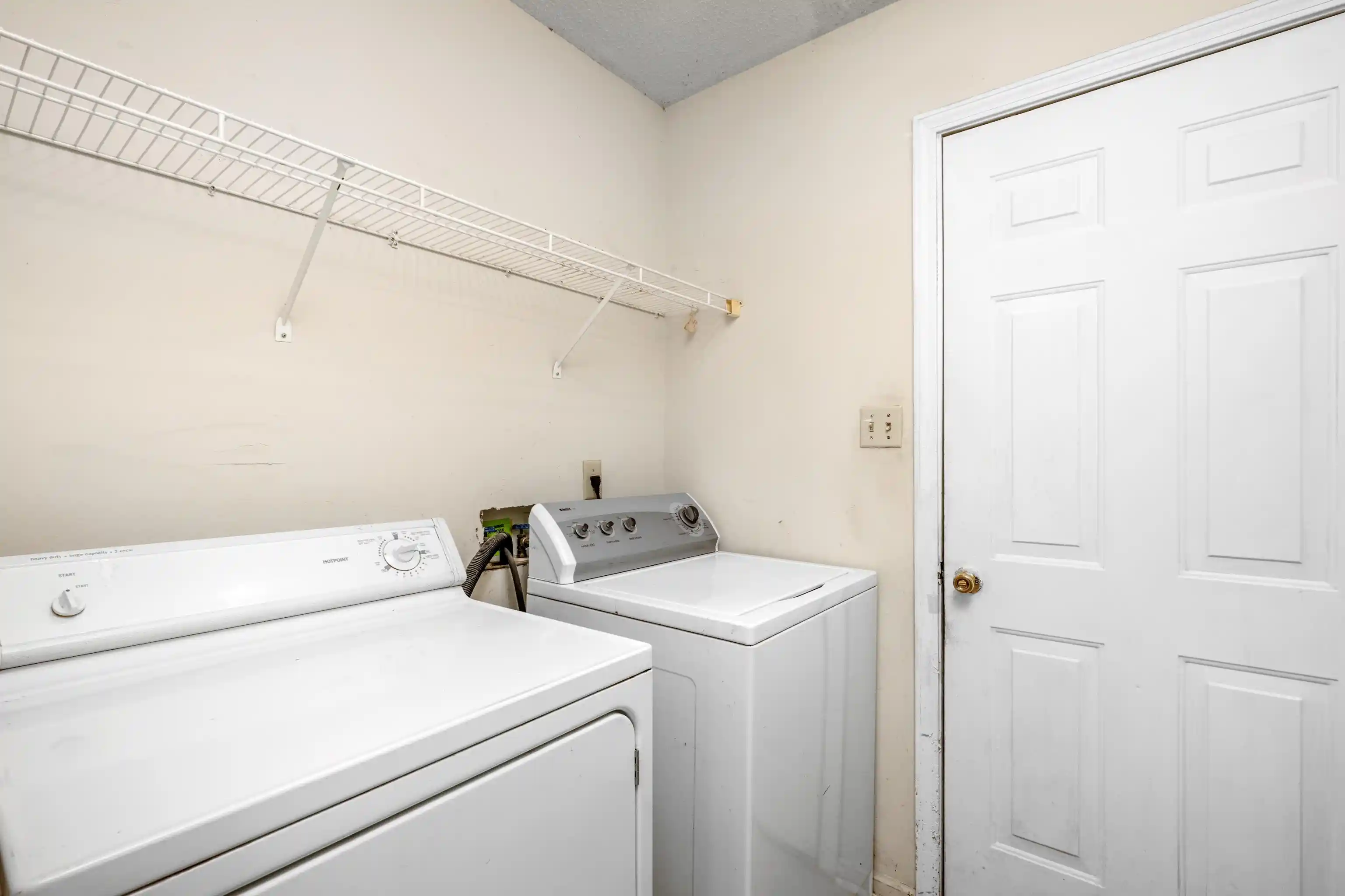 Photo 3 of Sale Pending at 8135 Country Ml Cv, Cordova, TN 38016 | MLS# 10225410 | Listing updated on 2026-09-02