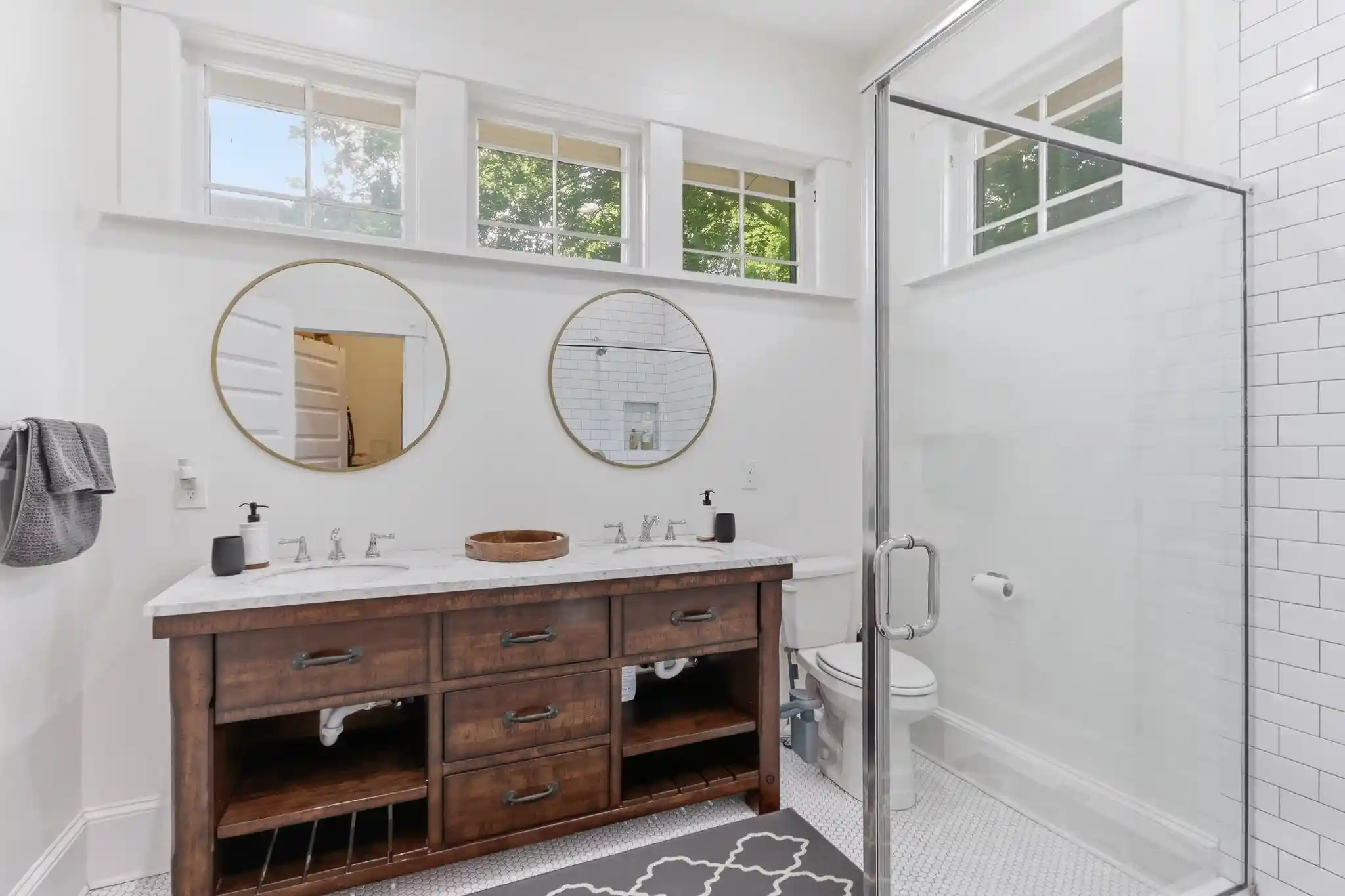Photo 3 of Single family home for sale at 453 Angelus St, Memphis, TN 38112 | MLS# 10225466 | Listing updated on 2026-07-29