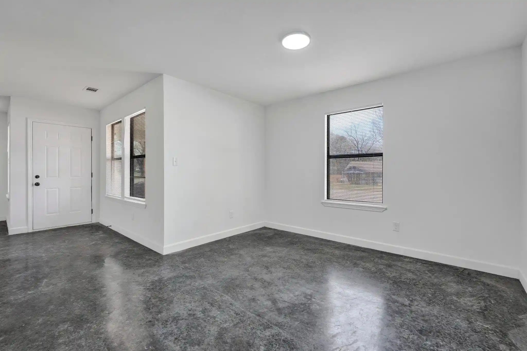 Photo 4 of Sale Pending at 3160 Rochester Rd, Memphis, TN 38109 | MLS# 10225469 | Listing updated on 2026-09-14