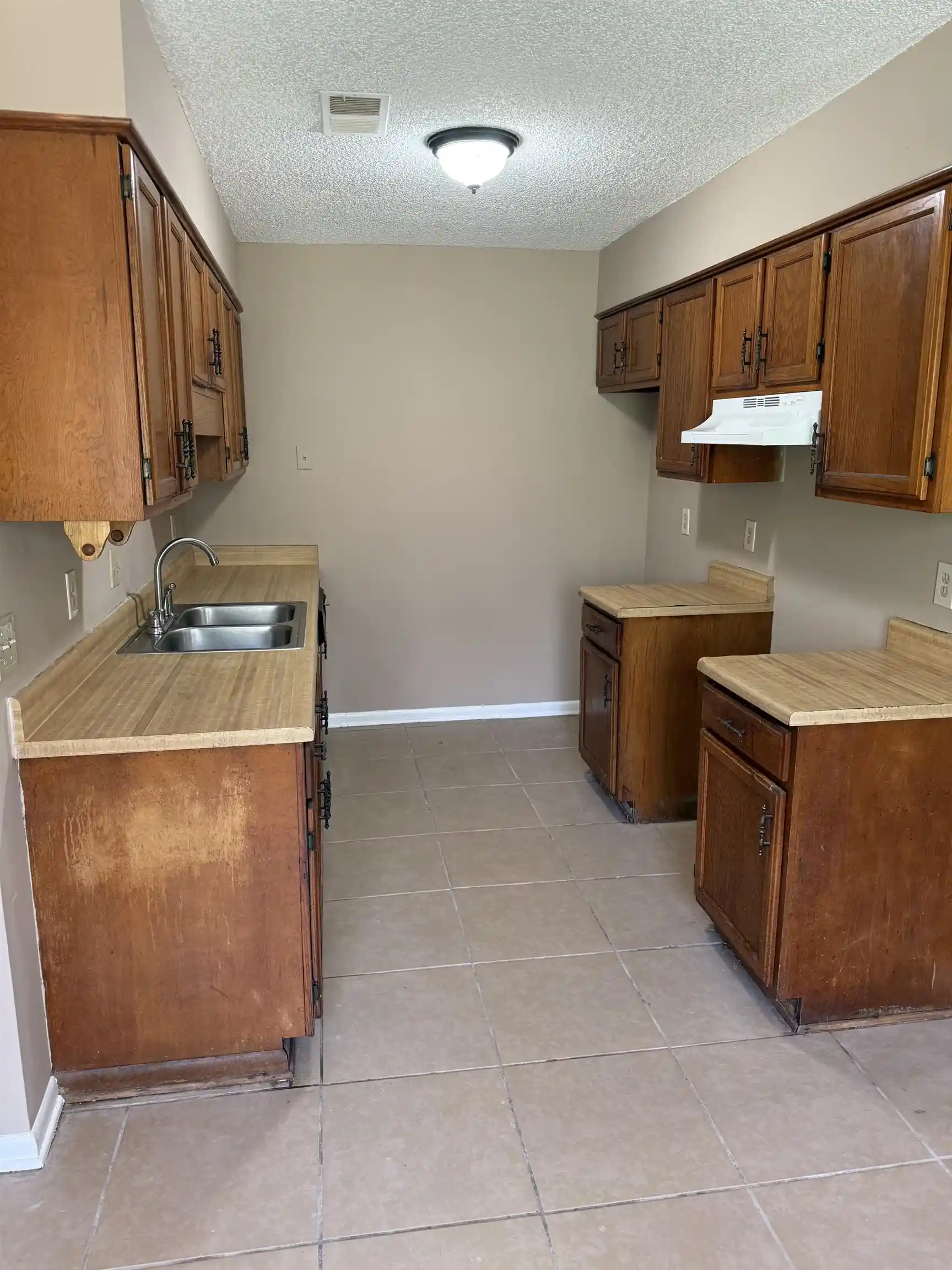 Photo 2 of Sale Pending at 6094 Gascony Dr, Memphis, TN 38115 | MLS# 10225483 | Listing updated on 2026-10-02