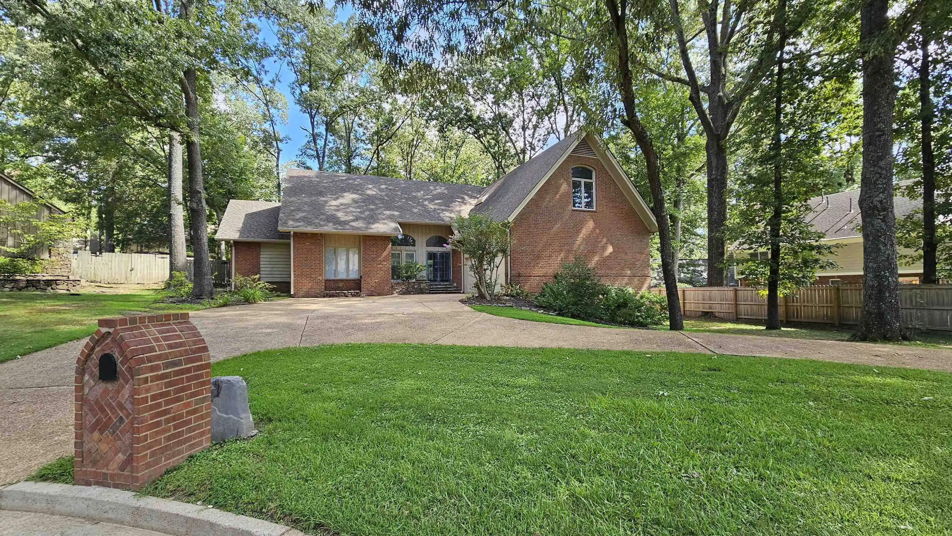 1st image of 8486 Hunters Forest Dr, Germantown, TN 38138 | MLS# 10225489