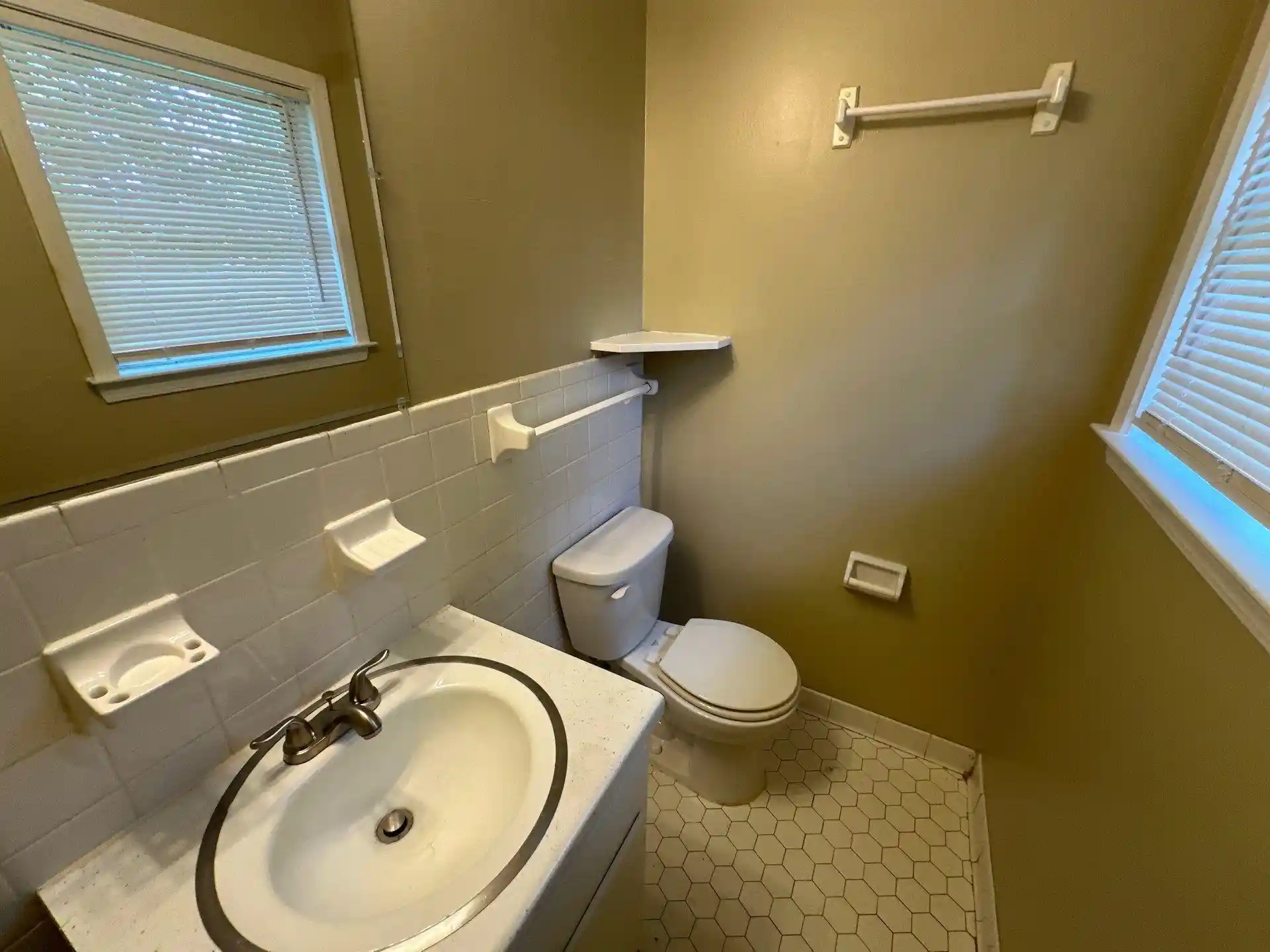 Photo 4 of Sale Pending at 2574 St Elmo Ave, Memphis, TN 38127 | MLS# 10225492 | Listing updated on 2026-10-08