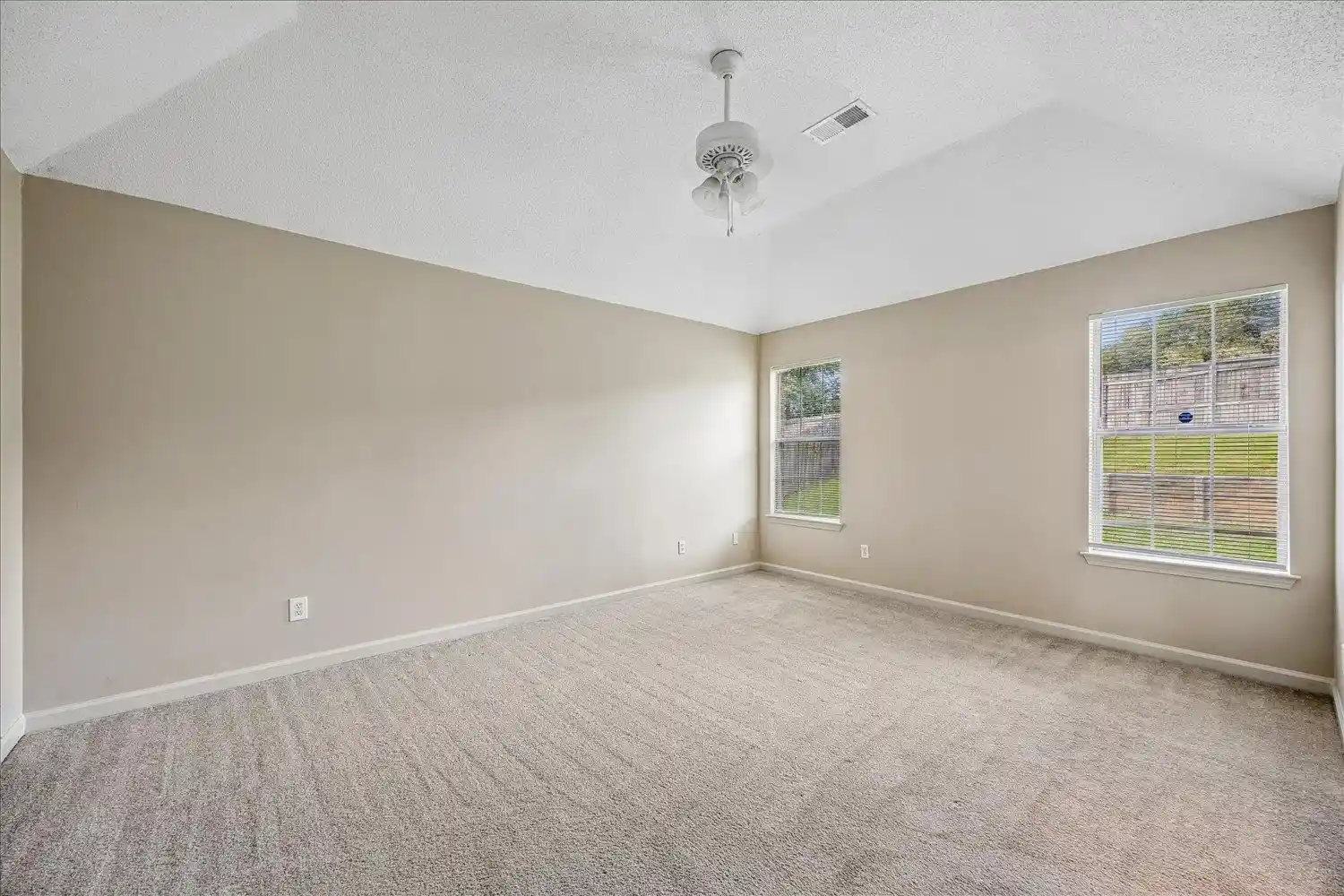 Photo 4 of Sale Pending at 2724 Green Turtle Trl, Cordova, TN 38016 | MLS# 10225510 | Listing updated on 2026-09-27